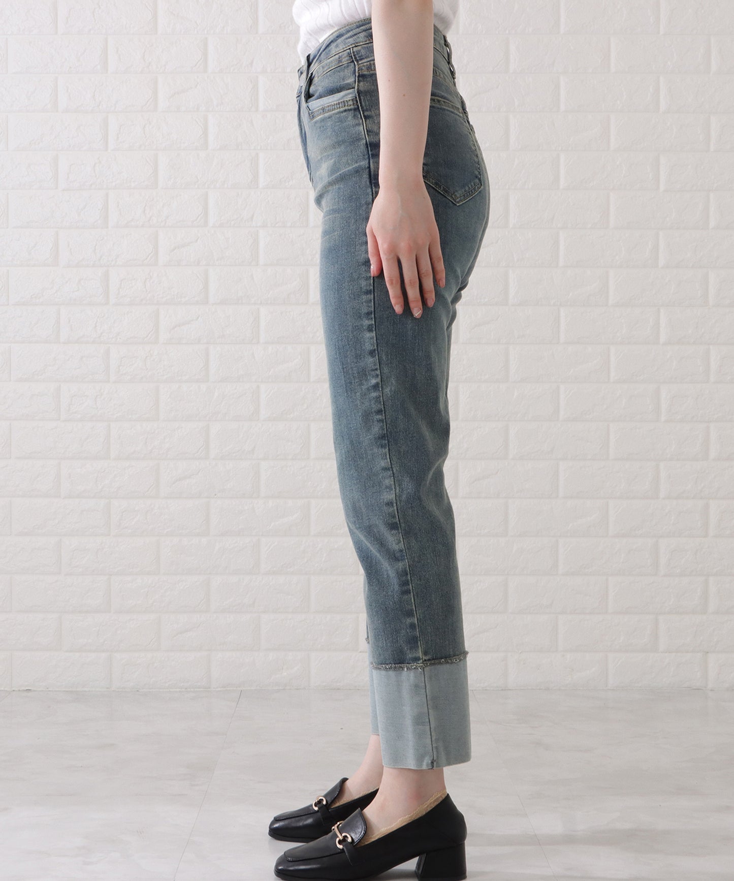 ロールアップハイウエストストレートデニムパンツ