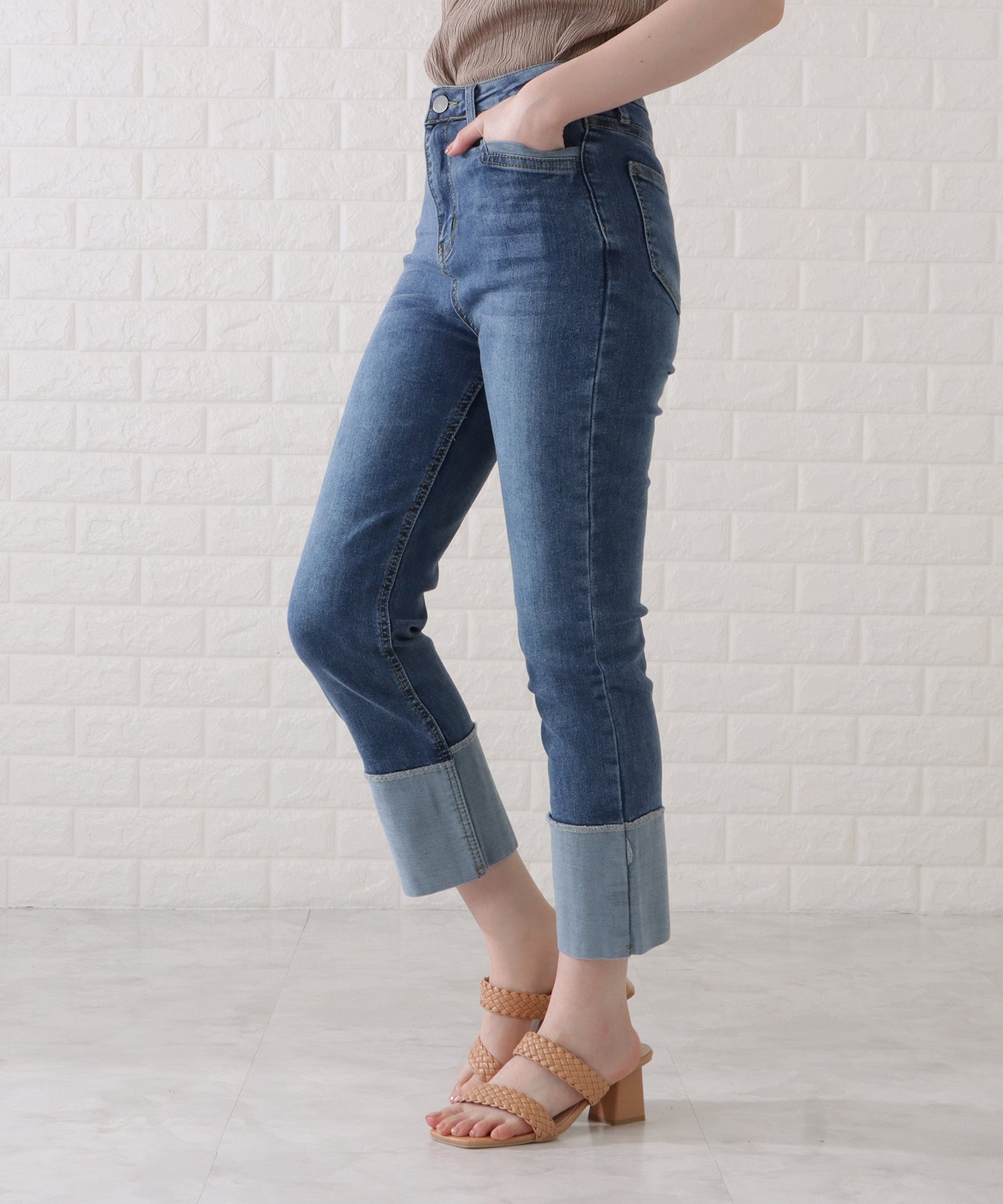 ロールアップハイウエストストレートデニムパンツ