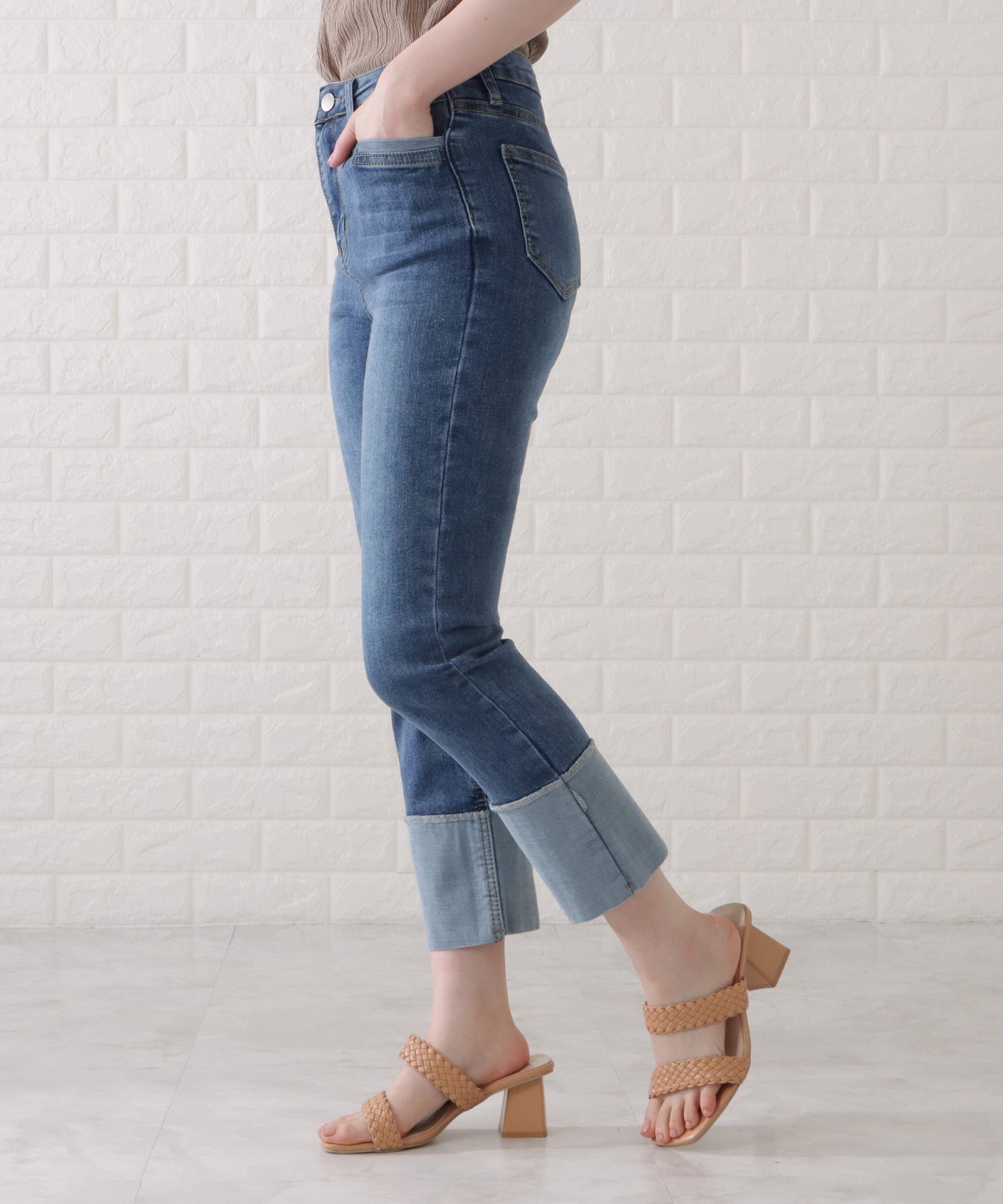 ロールアップハイウエストストレートデニムパンツ