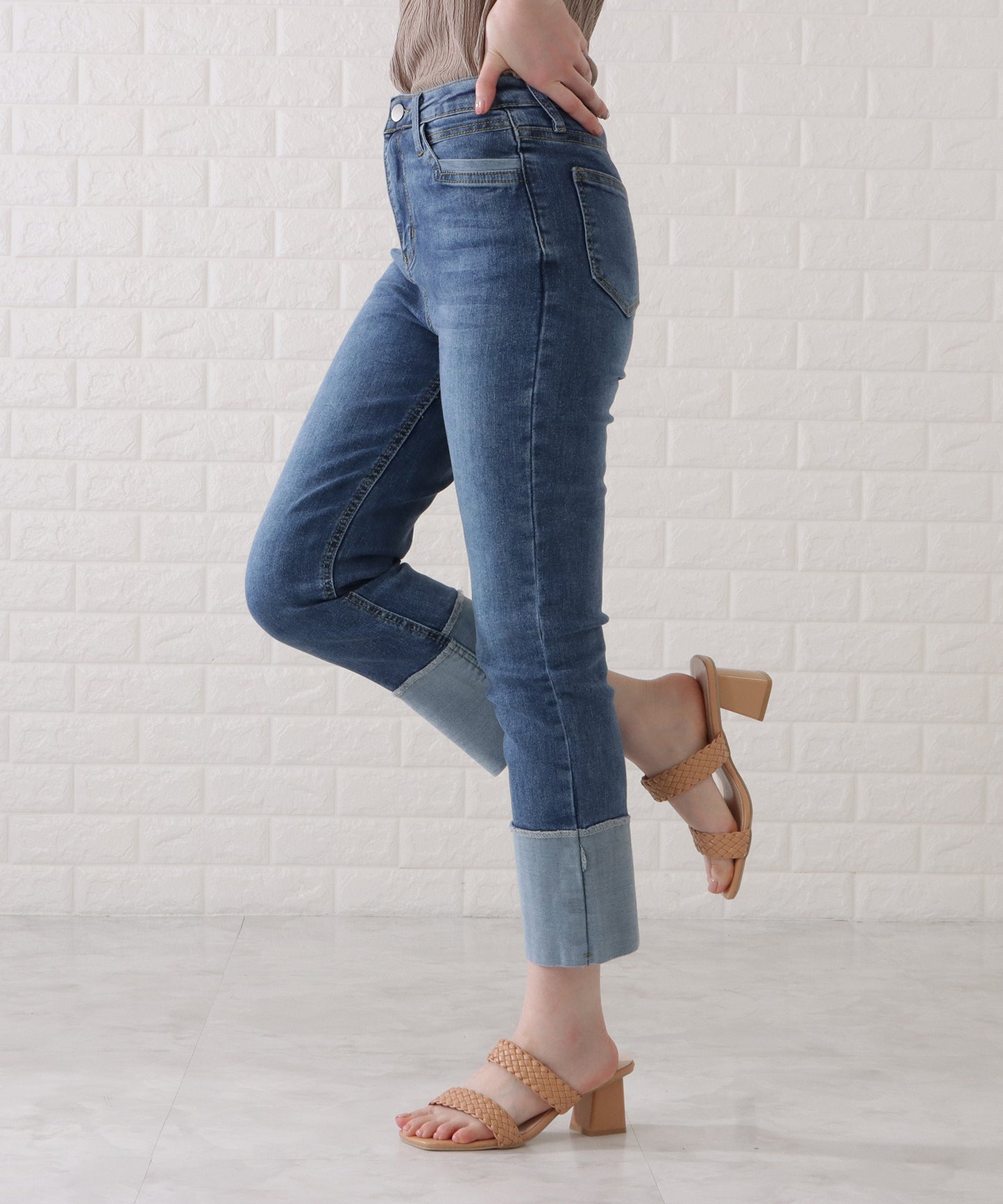 ロールアップハイウエストストレートデニムパンツ