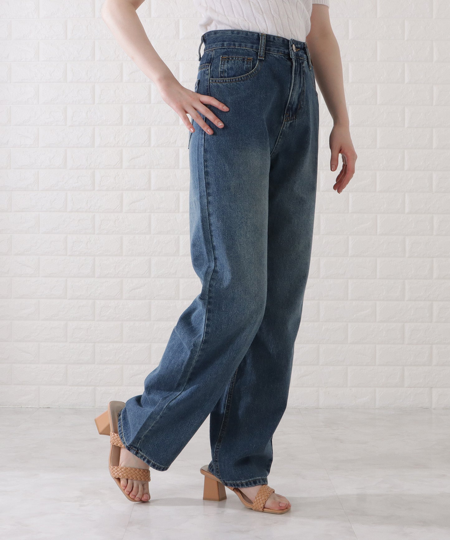 ハイウエストストレートセミワイドデニムパンツ