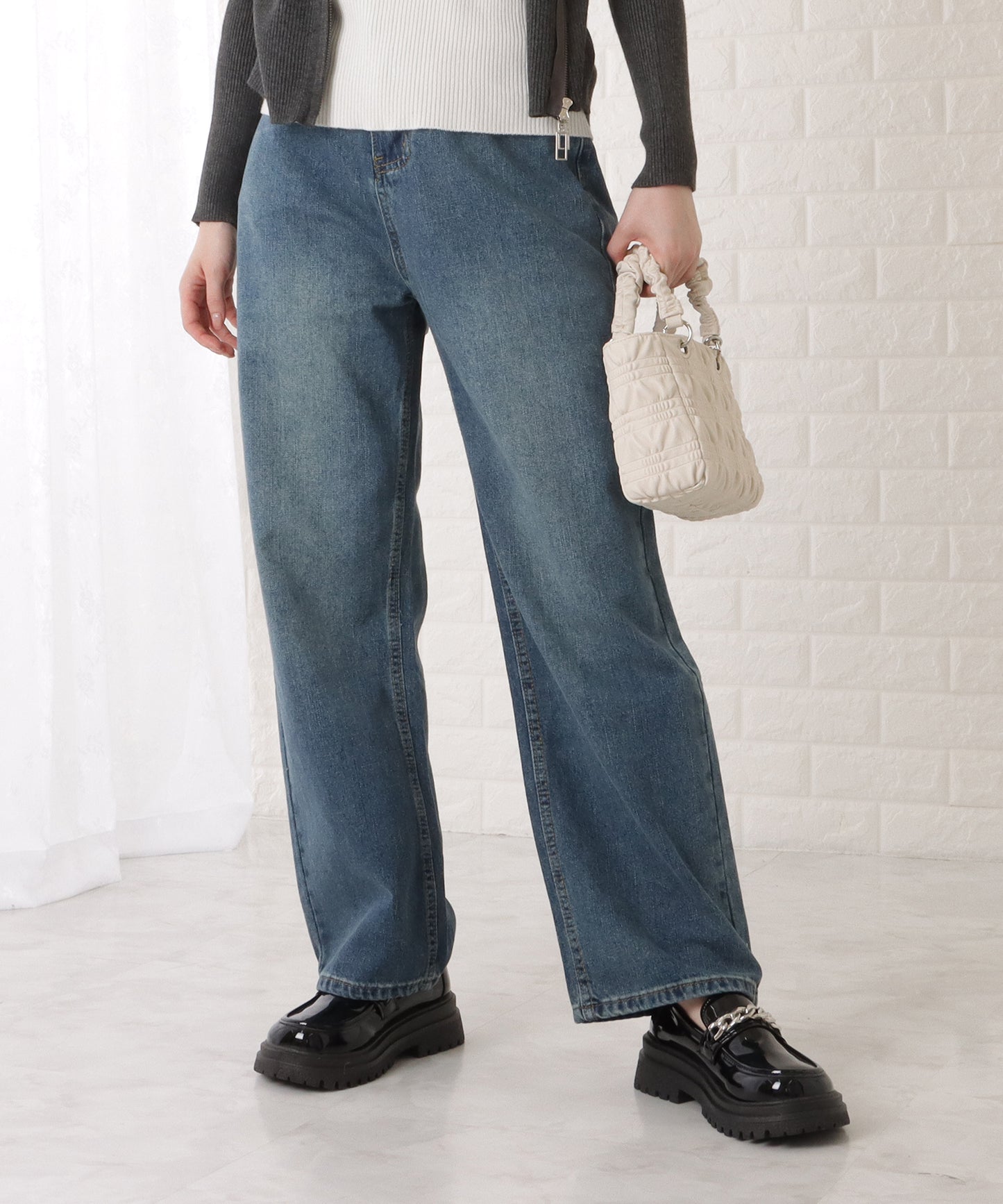 ハイウエストストレートセミワイドデニムパンツ