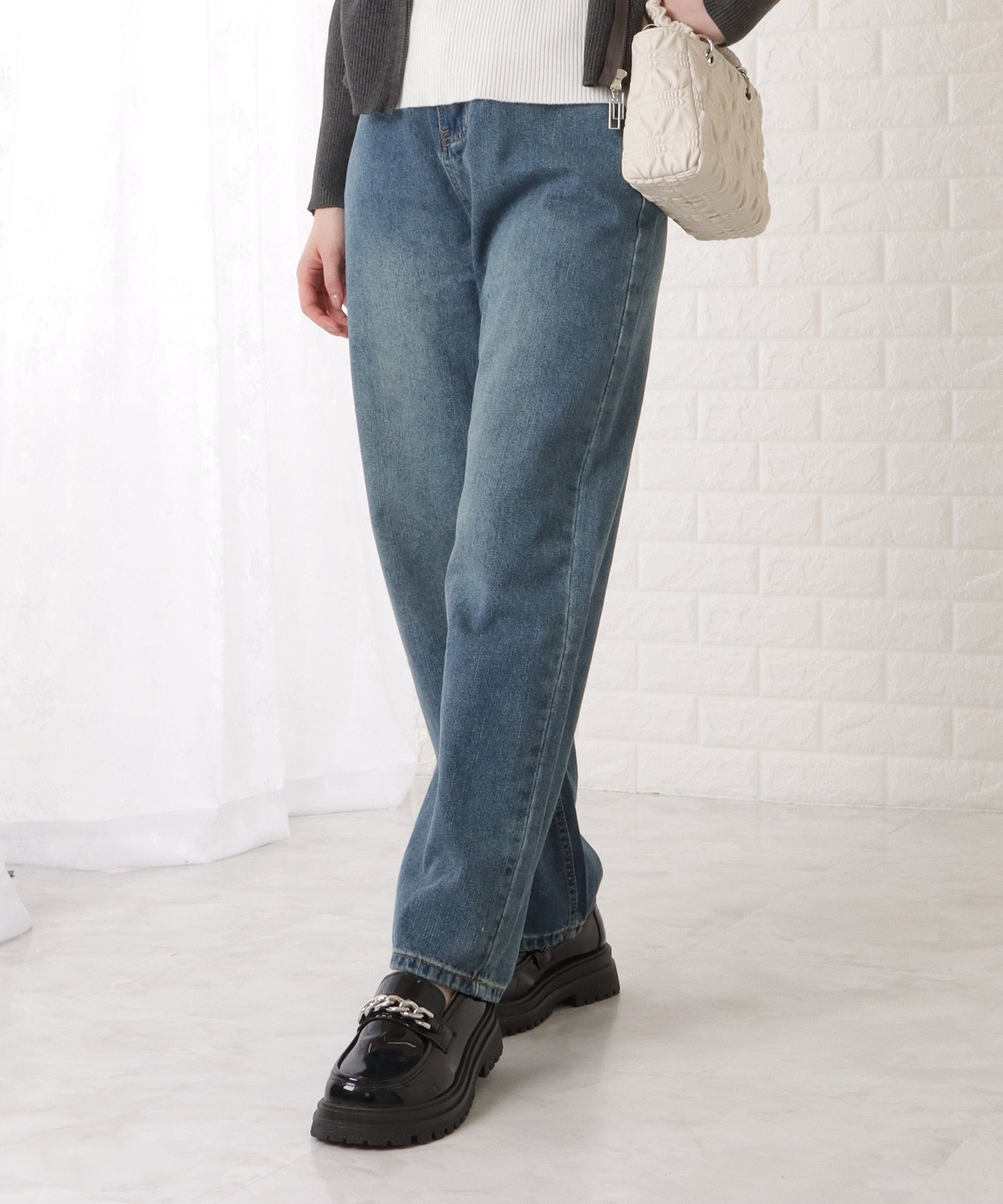ハイウエストストレートセミワイドデニムパンツ