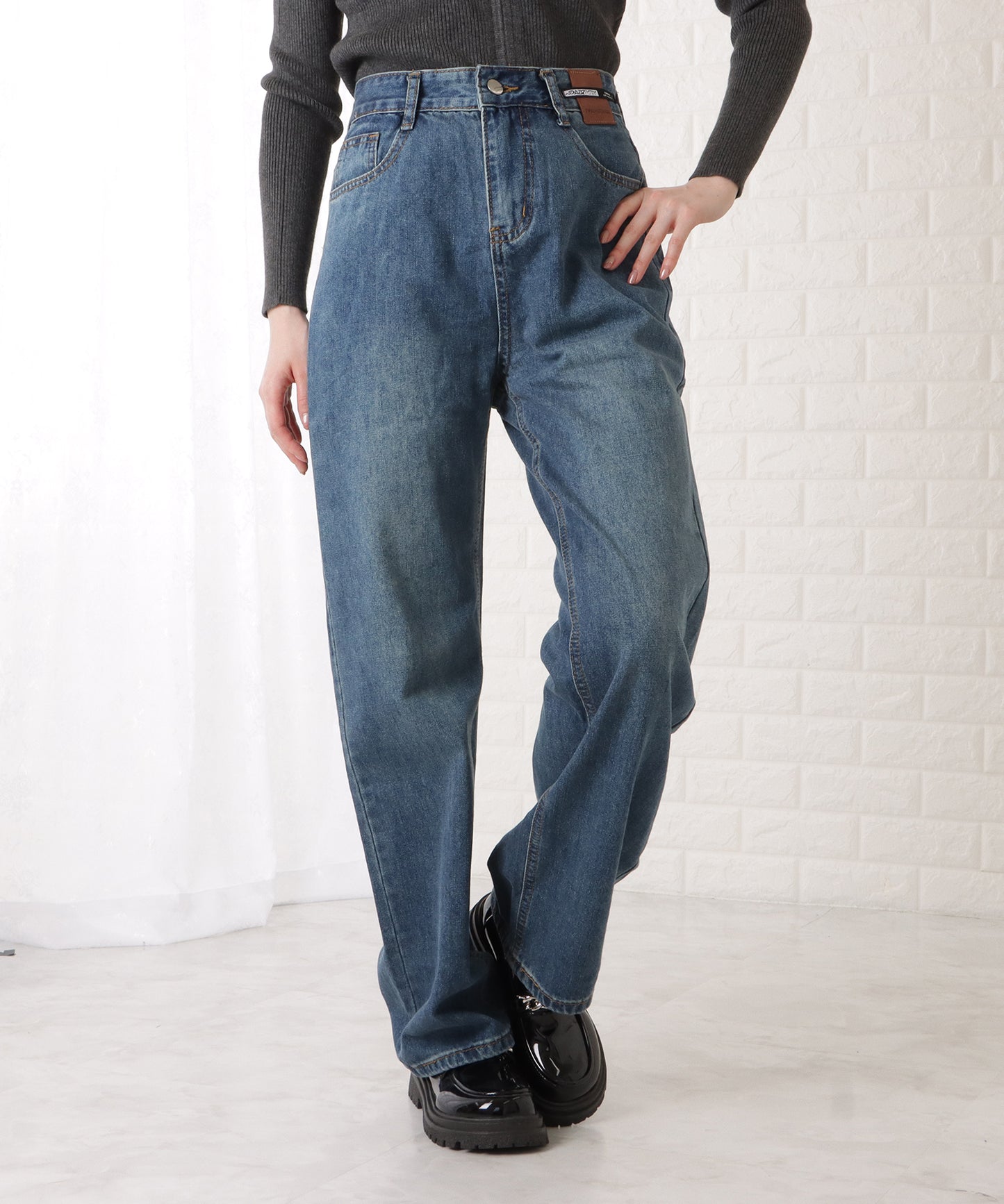 ハイウエストストレートセミワイドデニムパンツ