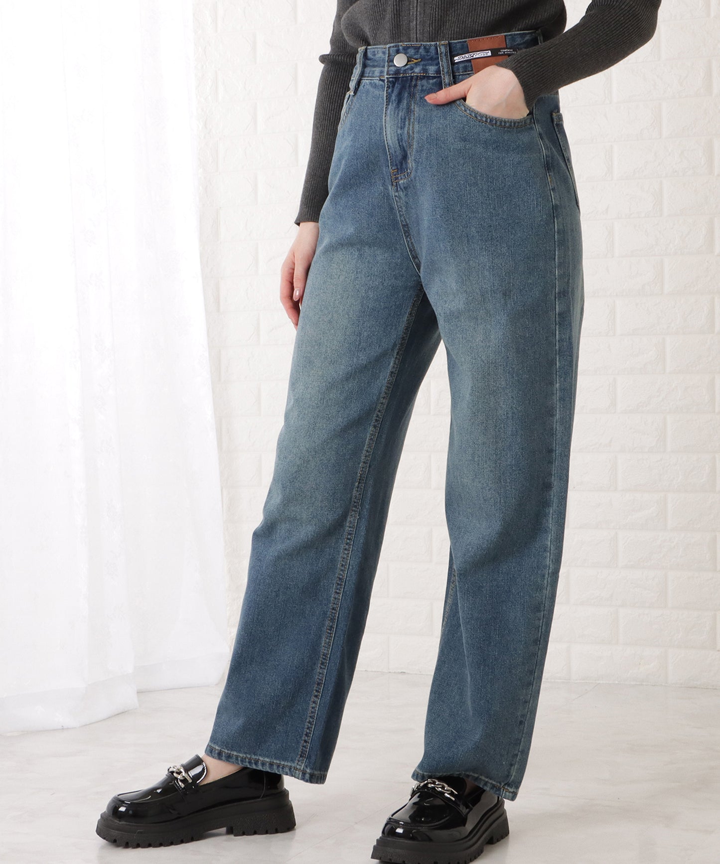 ハイウエストストレートセミワイドデニムパンツ