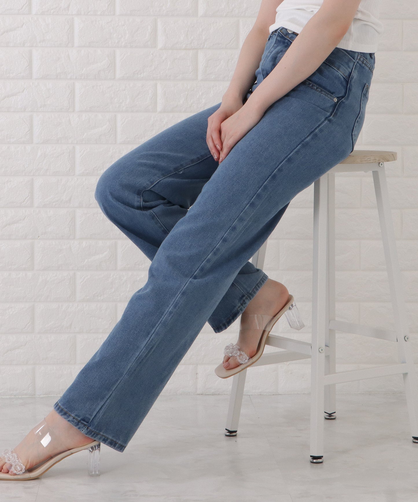 ハイウエストアシンメトリーセミワイドデニムパンツ