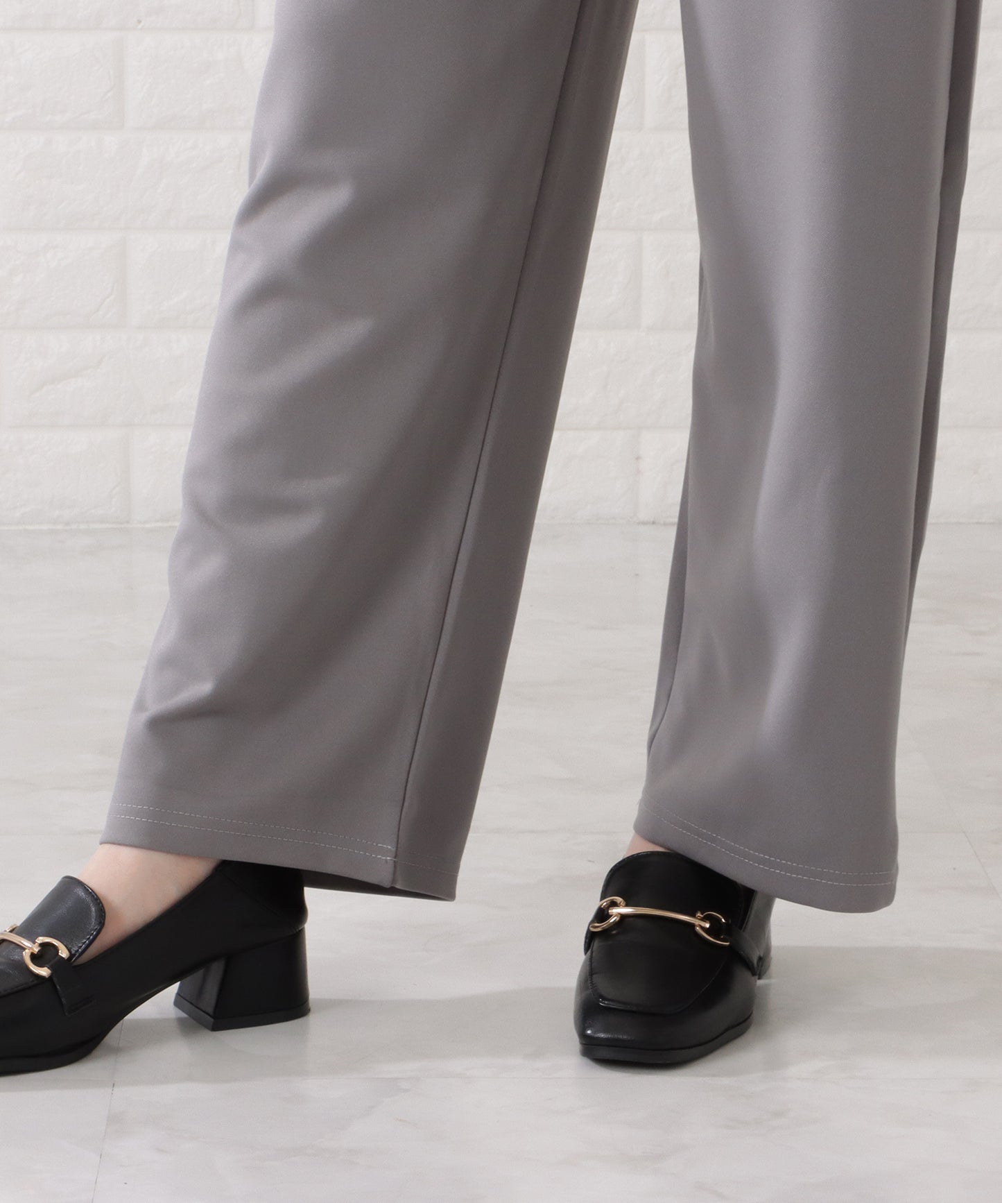 ハイウエストアシンメトリーとろみタックパンツ