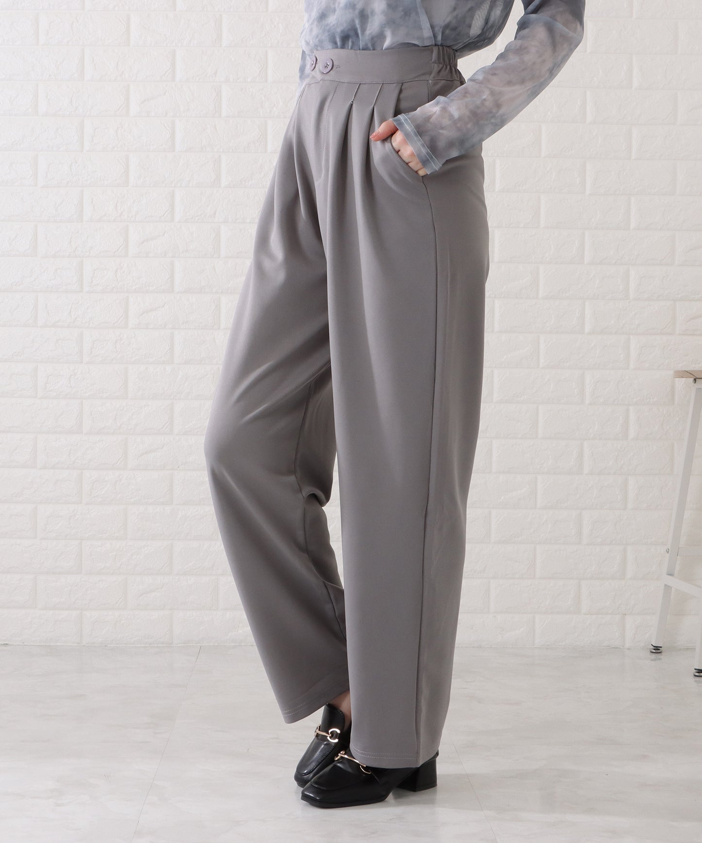 ハイウエストアシンメトリーとろみタックパンツ