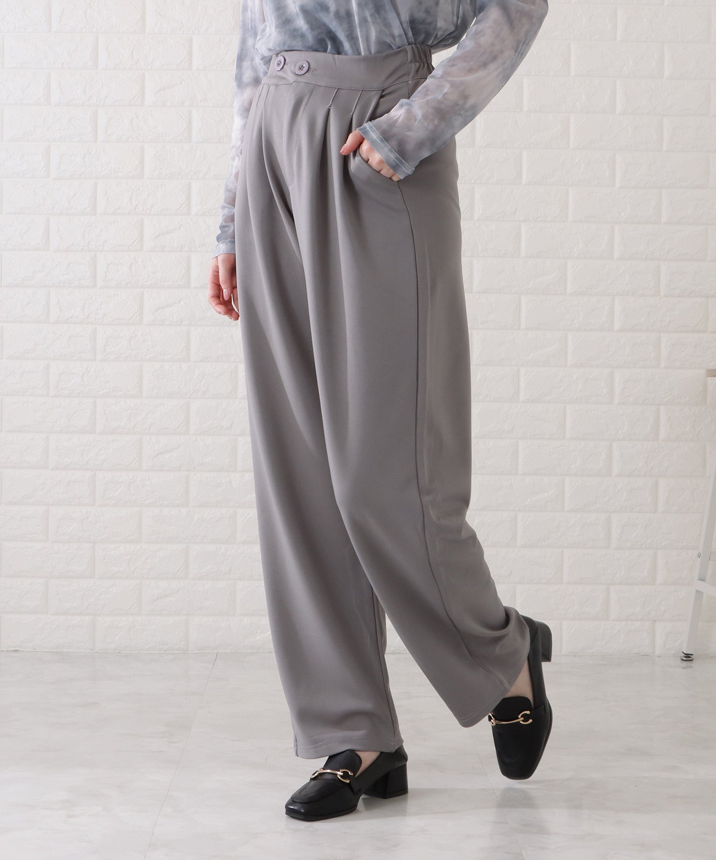 ハイウエストアシンメトリーとろみタックパンツ