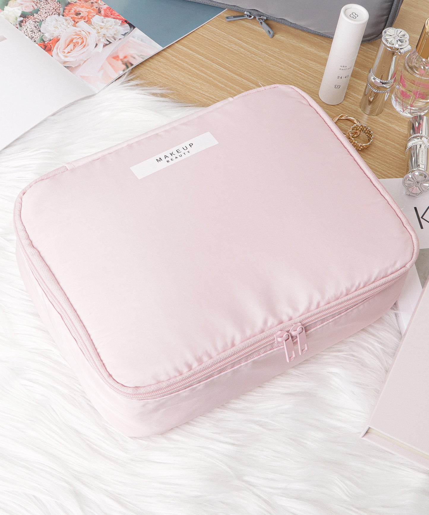 ダブルジップスクエア型トラベルマルチポーチ