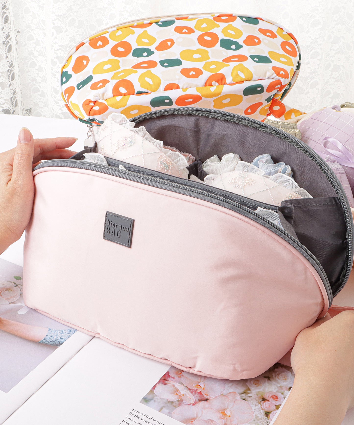 ループ付きシェル型トラベルマルチポーチ