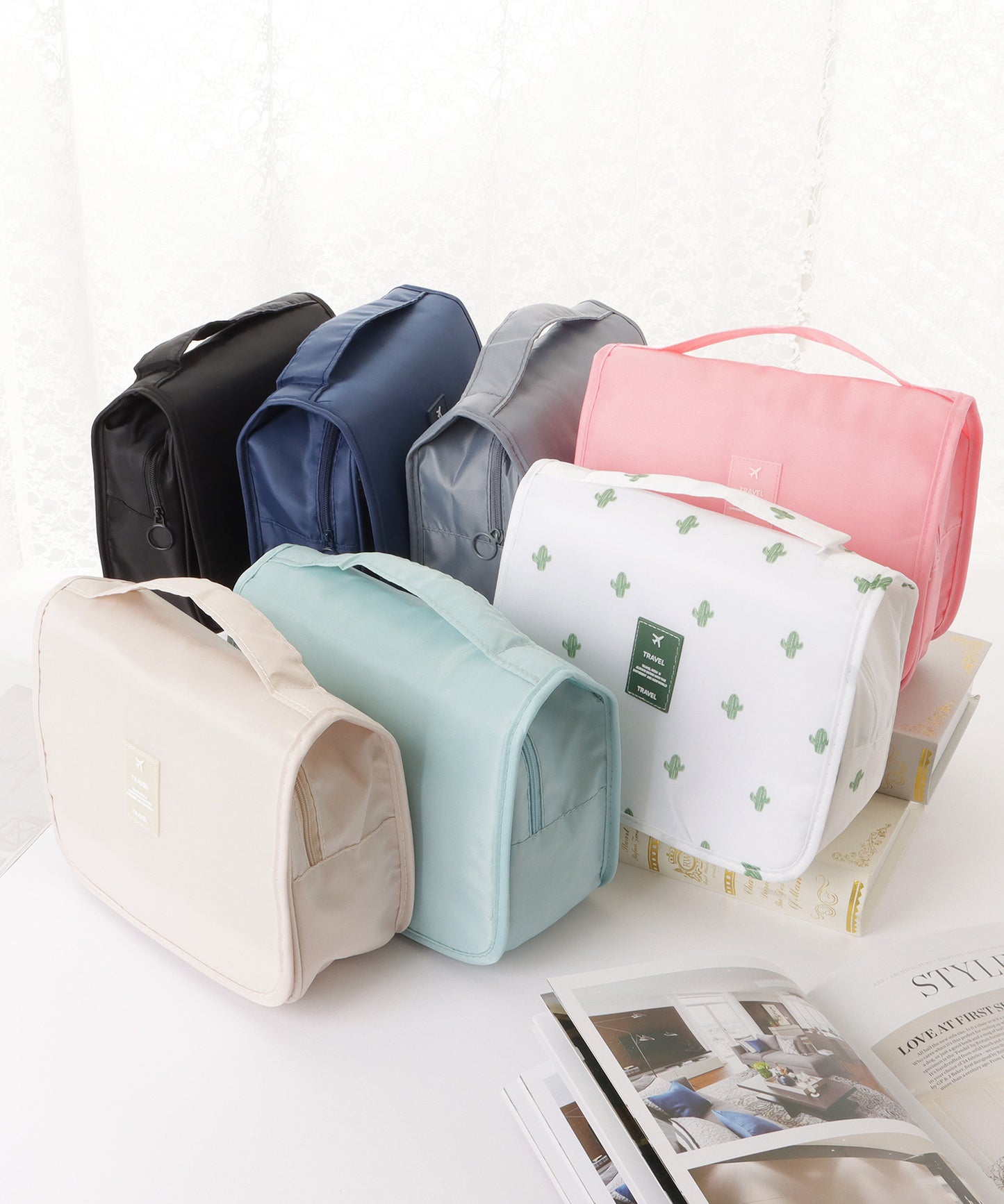 フック付きスクエア型乾湿分離メッシュマルチポーチ