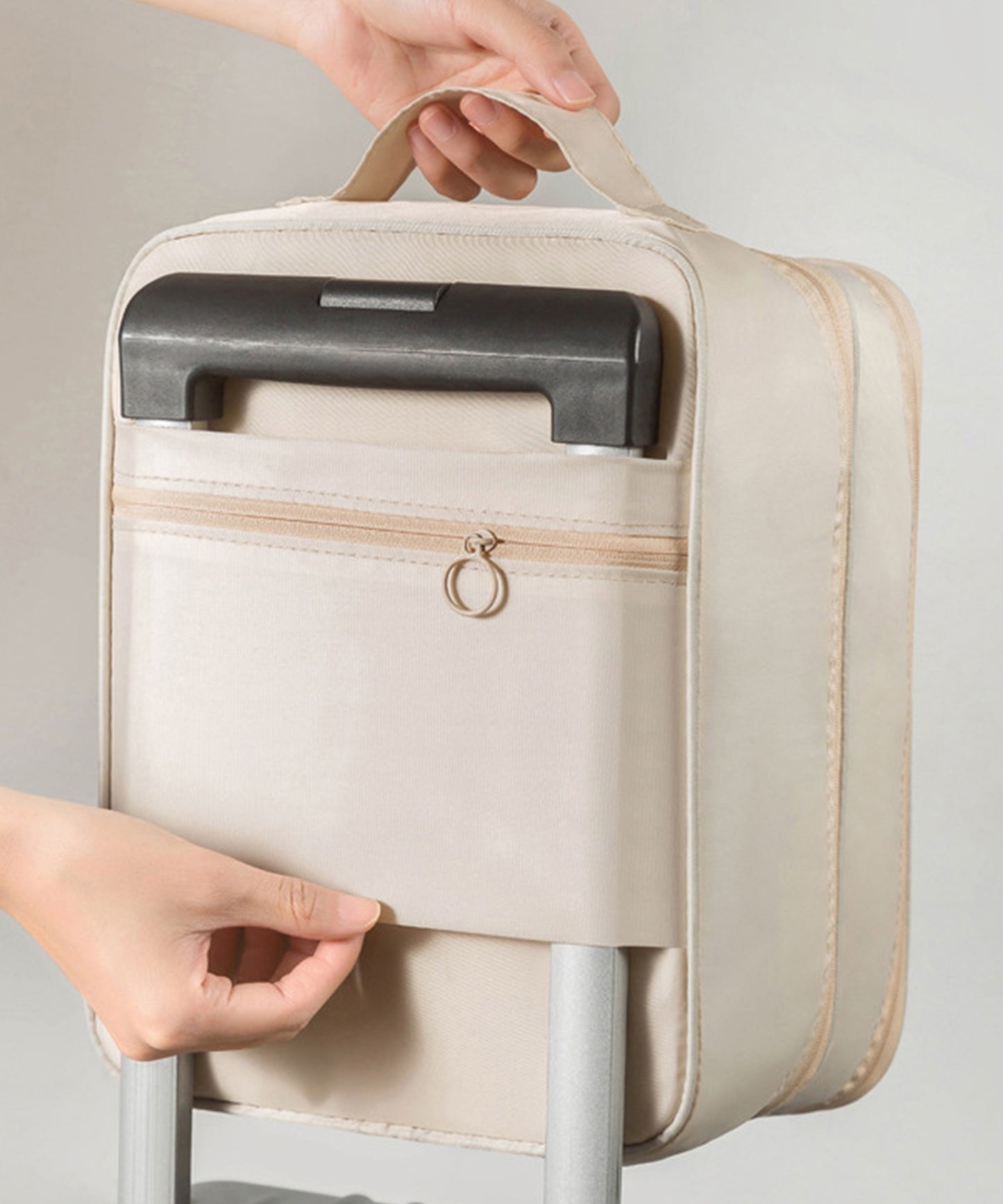 ループ付きスクエア型トラベルシューズポーチ