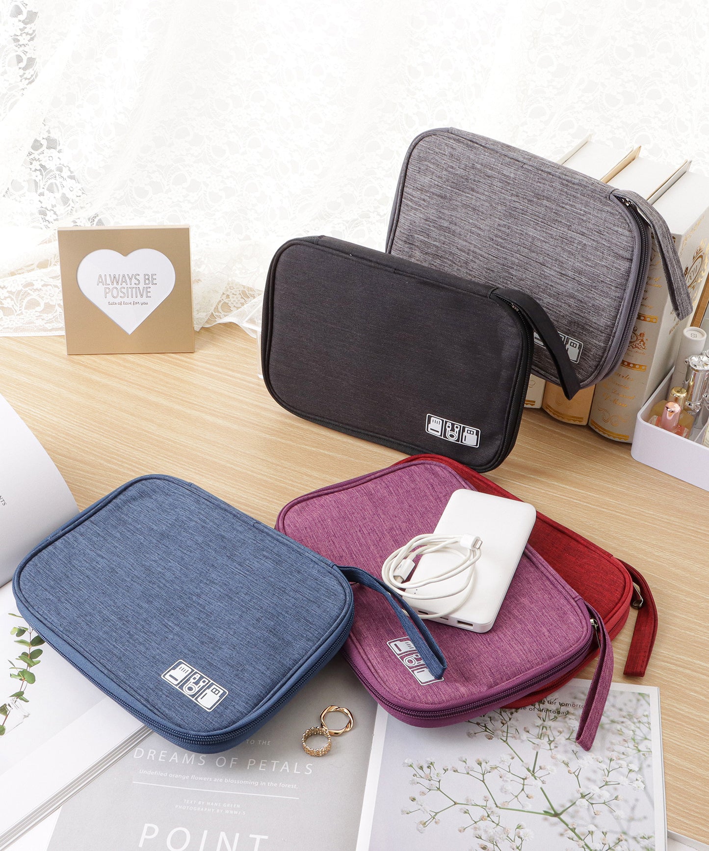 スクエア型多ポケットガジェットポーチ