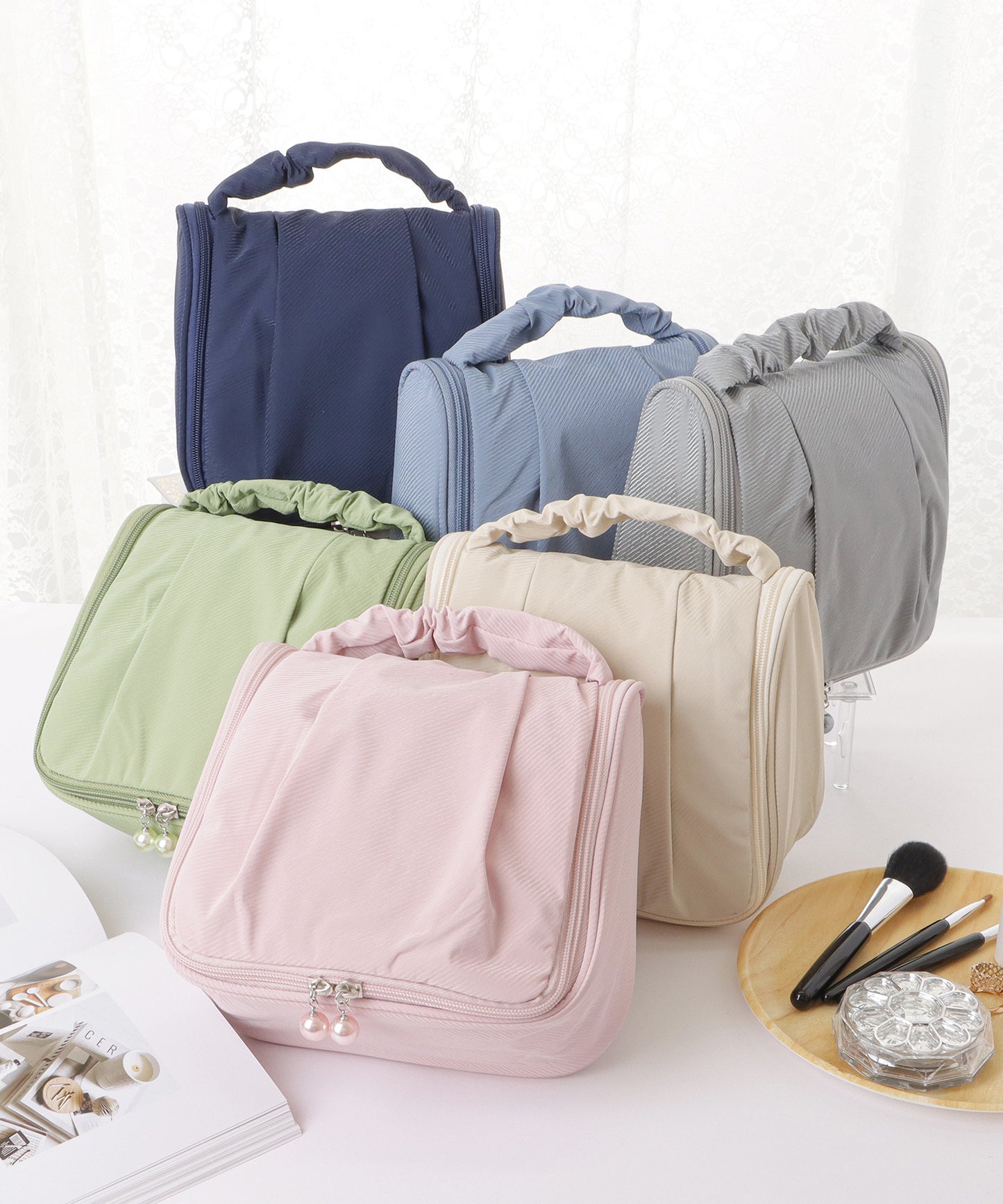 パールモチーフ付きスクエアマルチ吊り下げポーチ