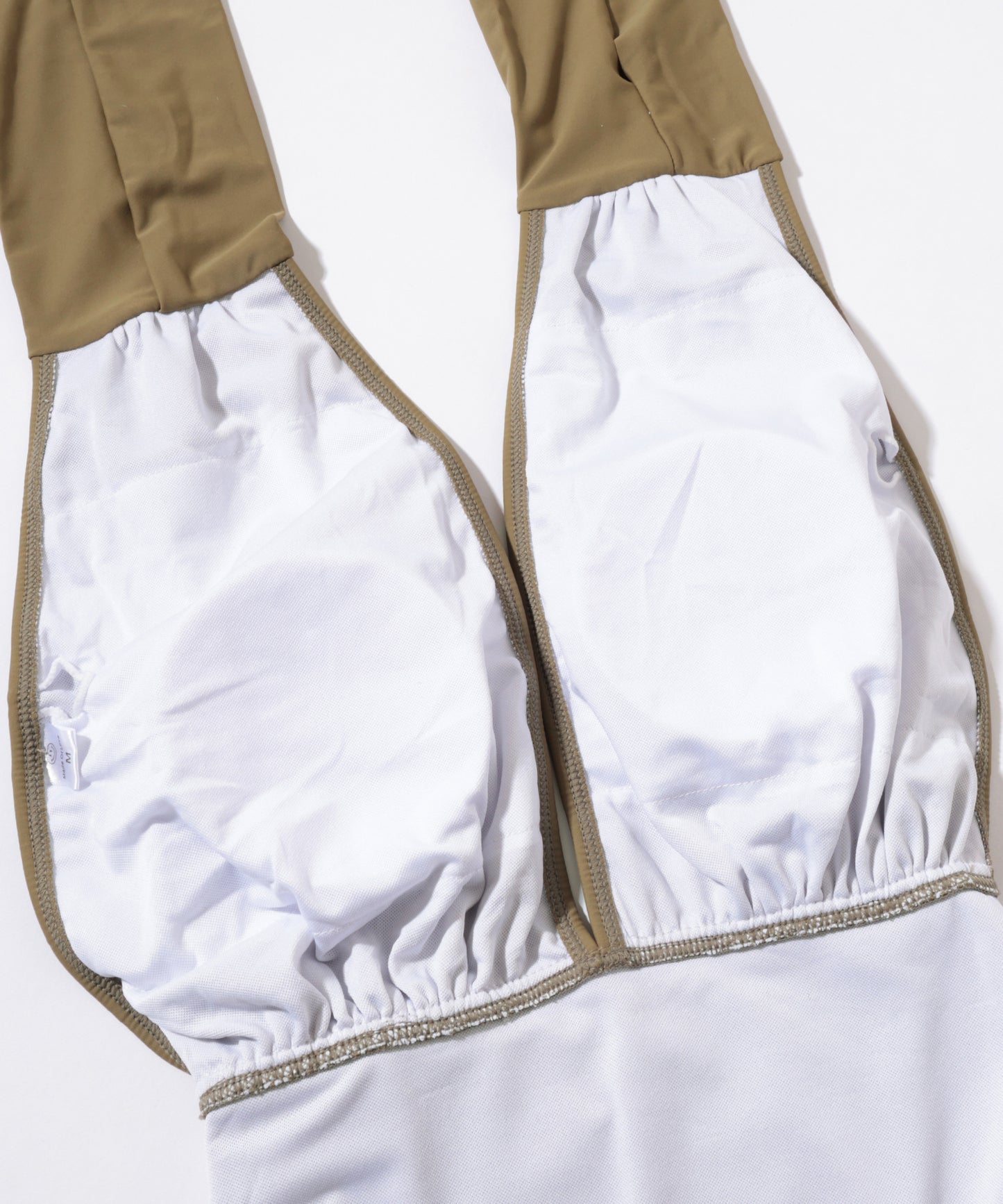 フロント 深V バックコンシャス ワンピース 水着