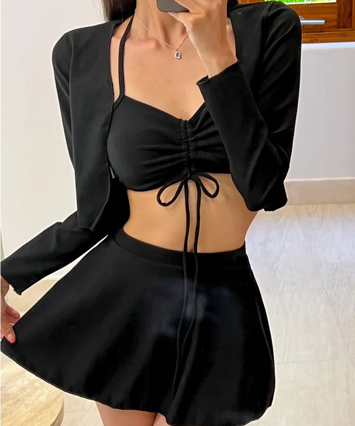 【3点セット】フロント シャーリング ラッシュガード付き ビキニ 水着