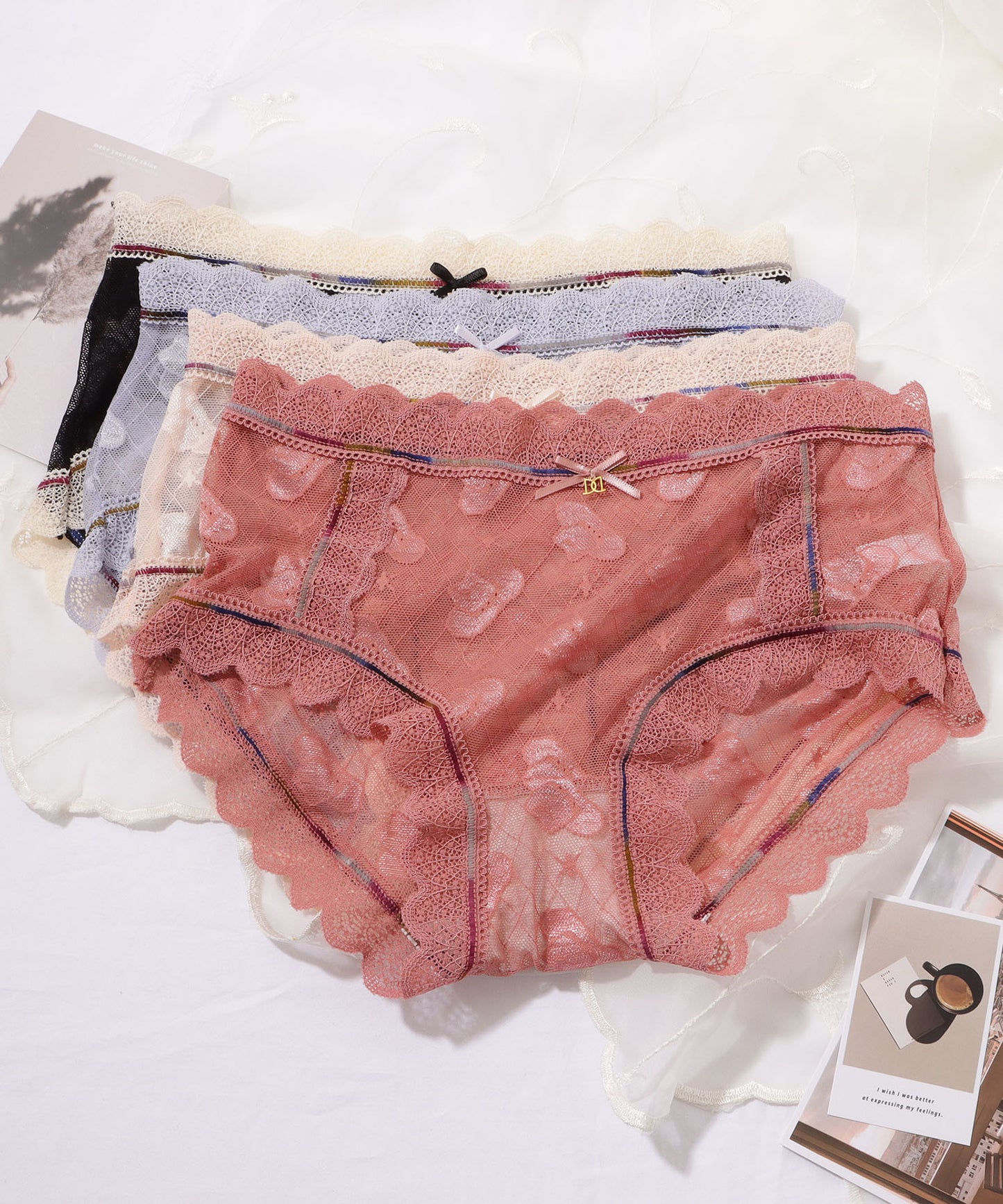 【4枚セット】チャーム付きスカラップ花柄レーシィショーツ