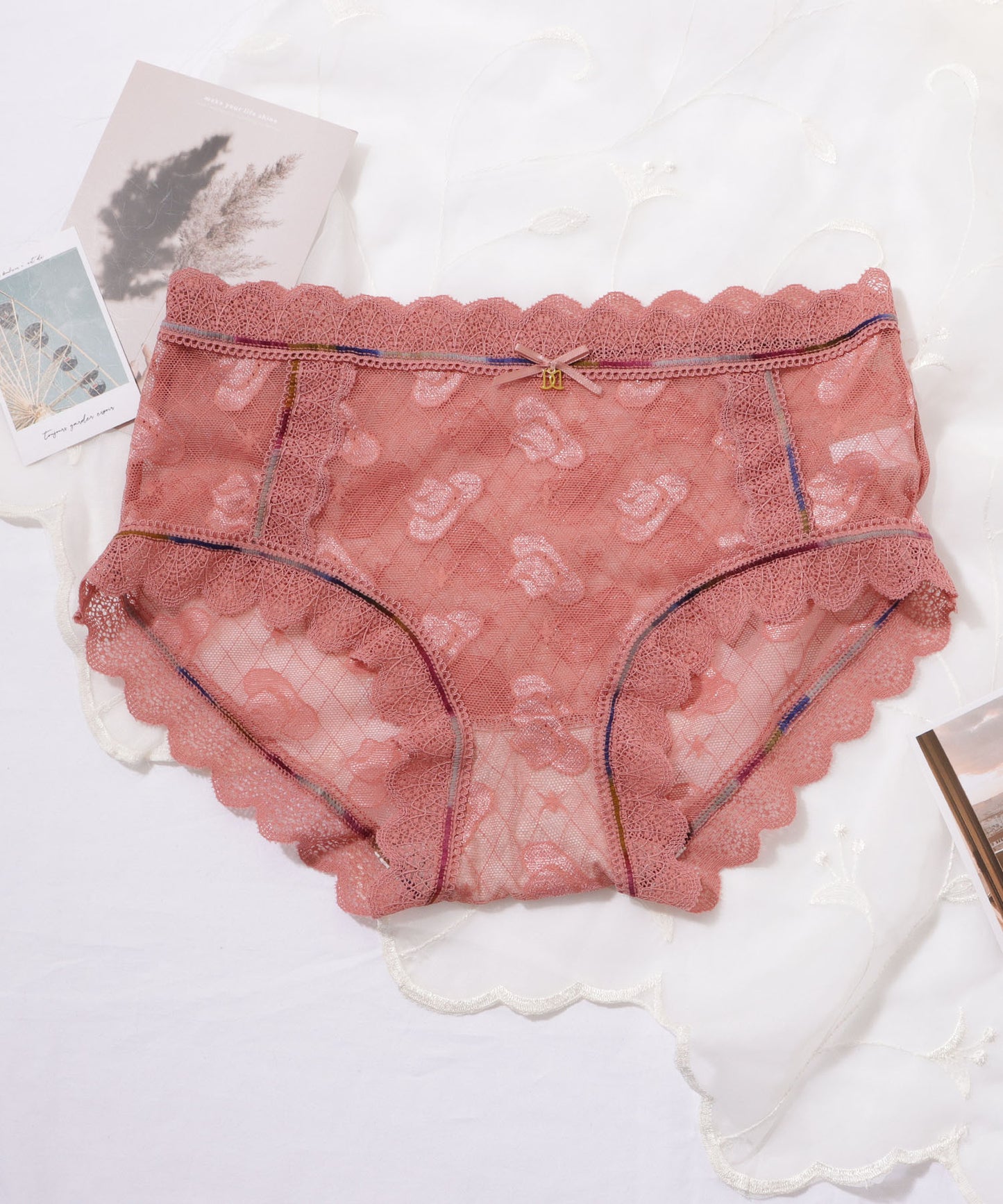 【4枚セット】チャーム付きスカラップ花柄レーシィショーツ