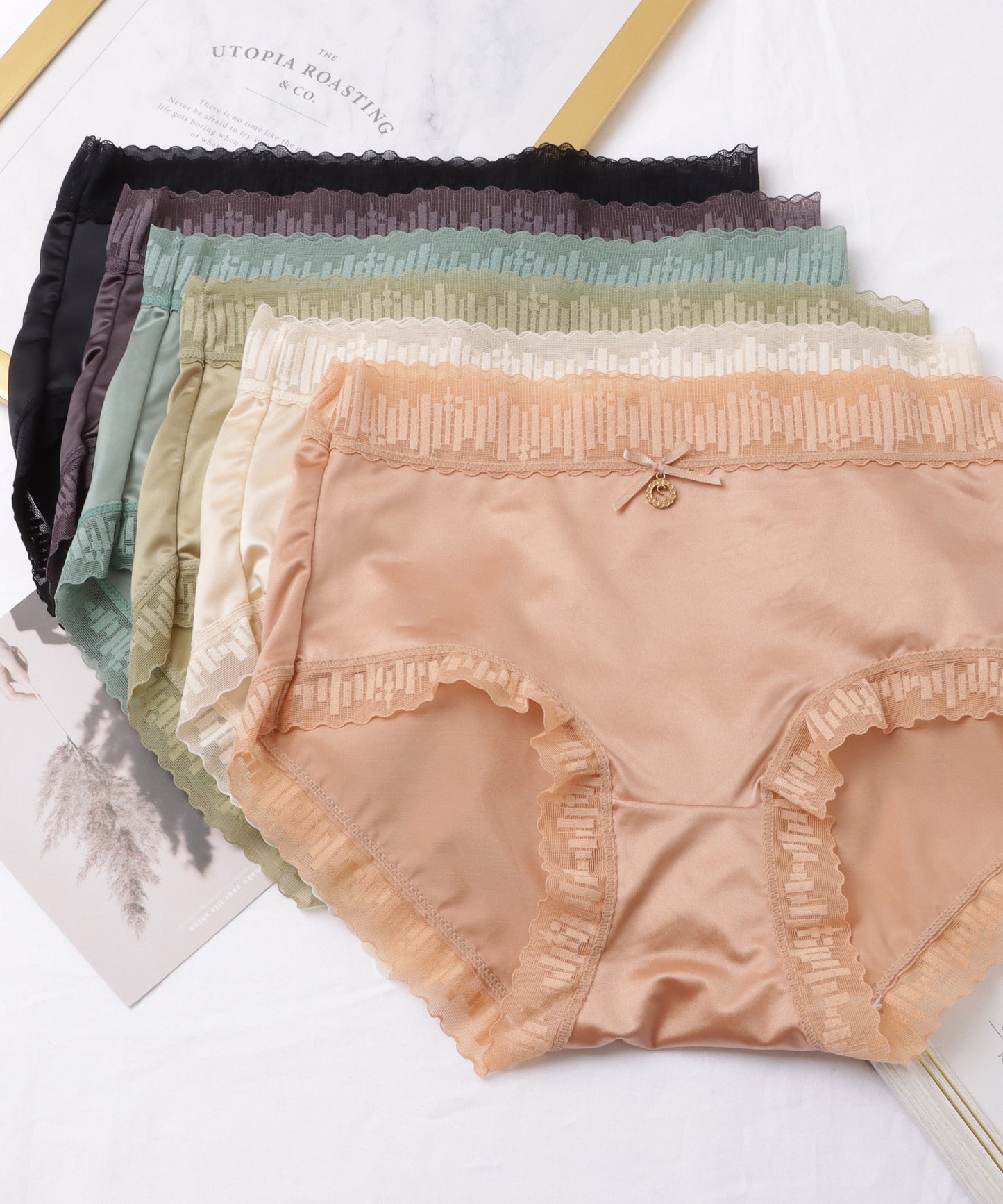 【6枚セット】チャーム付きシルクサテンデザインショーツ