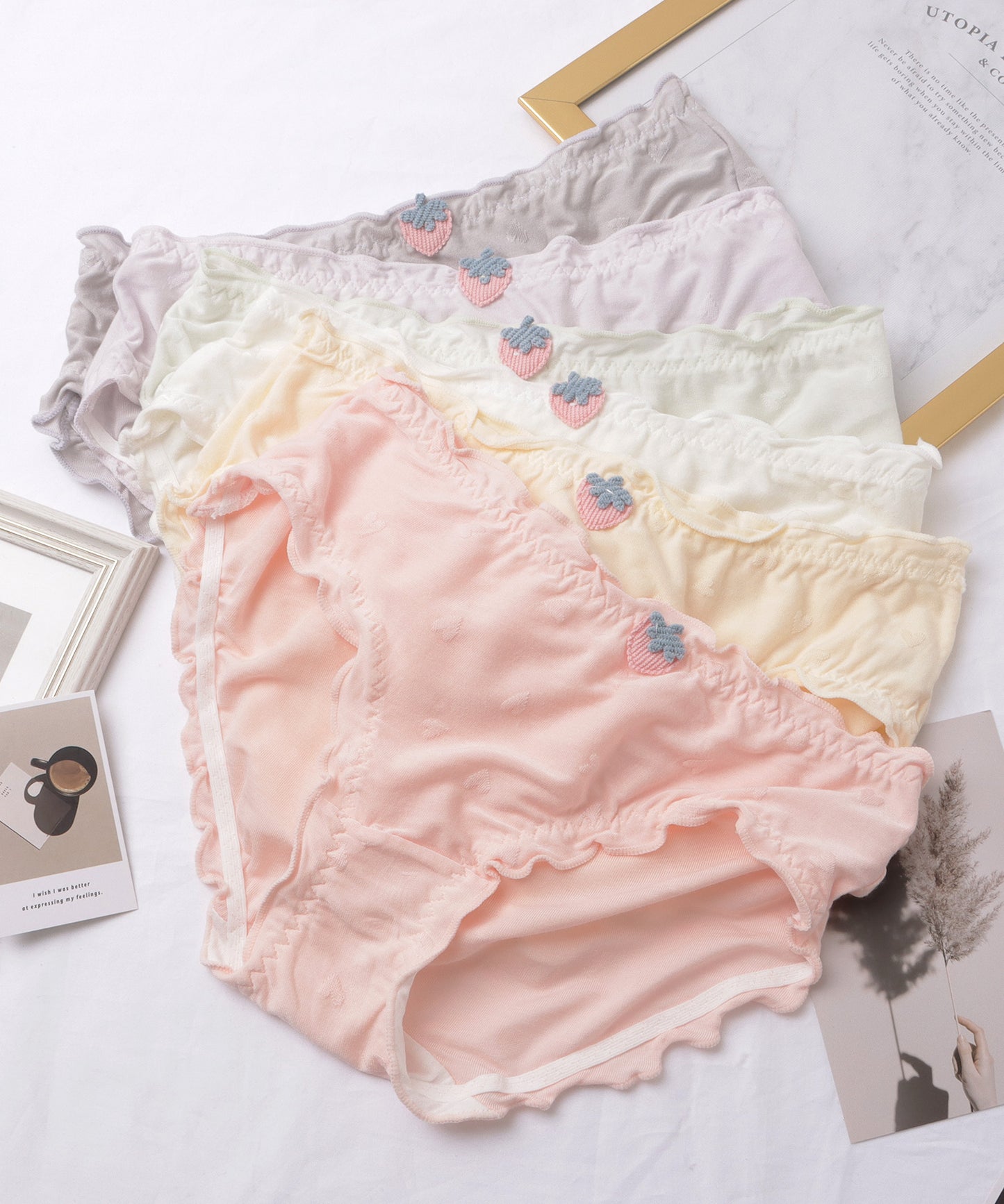 【6枚セット】ストロベリーワッペン付きフリルモダールショーツ