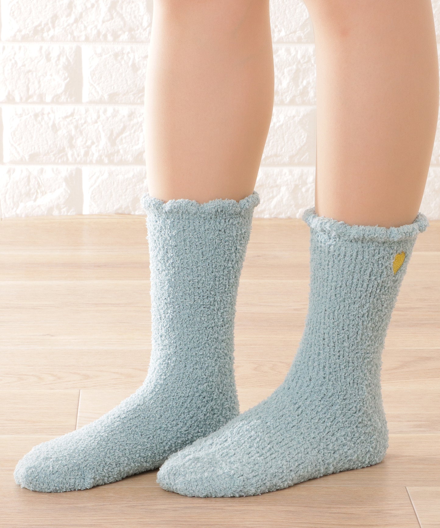 【8足セット】ハート刺繍付きふわもこショートソックス