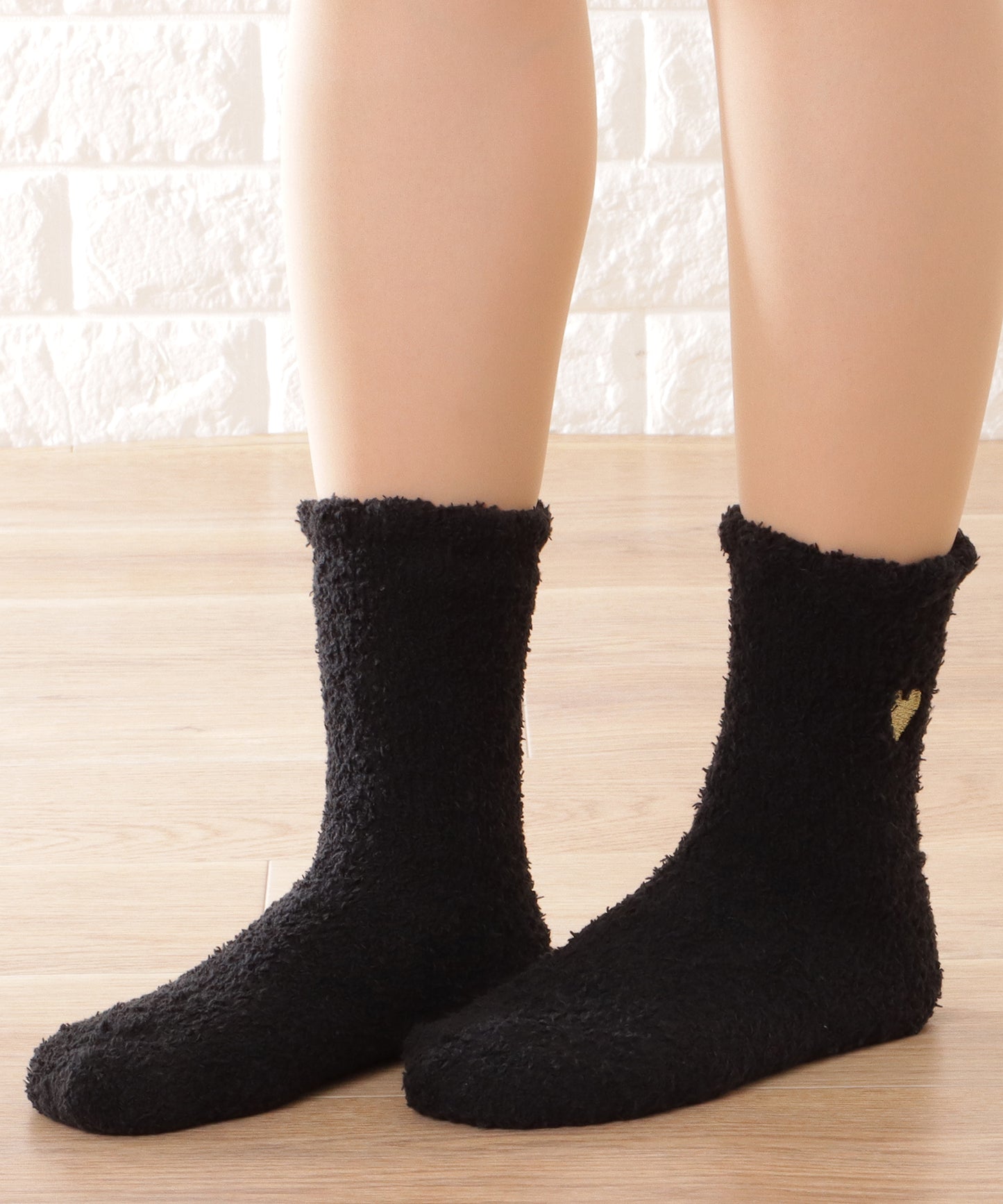 【8足セット】ハート刺繍付きふわもこショートソックス