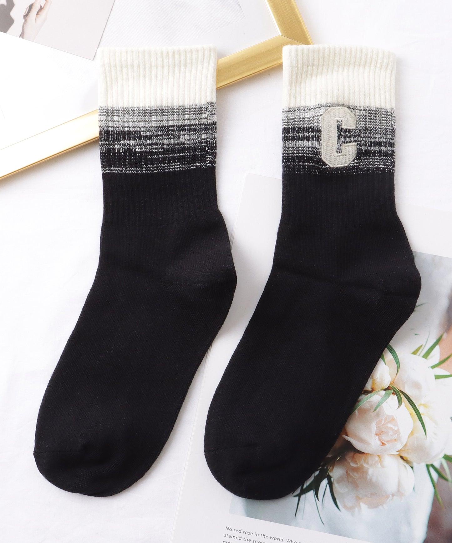 【7足セット】 アルファベット 刺繍 グラデーション カラー クルー丈 ソックス