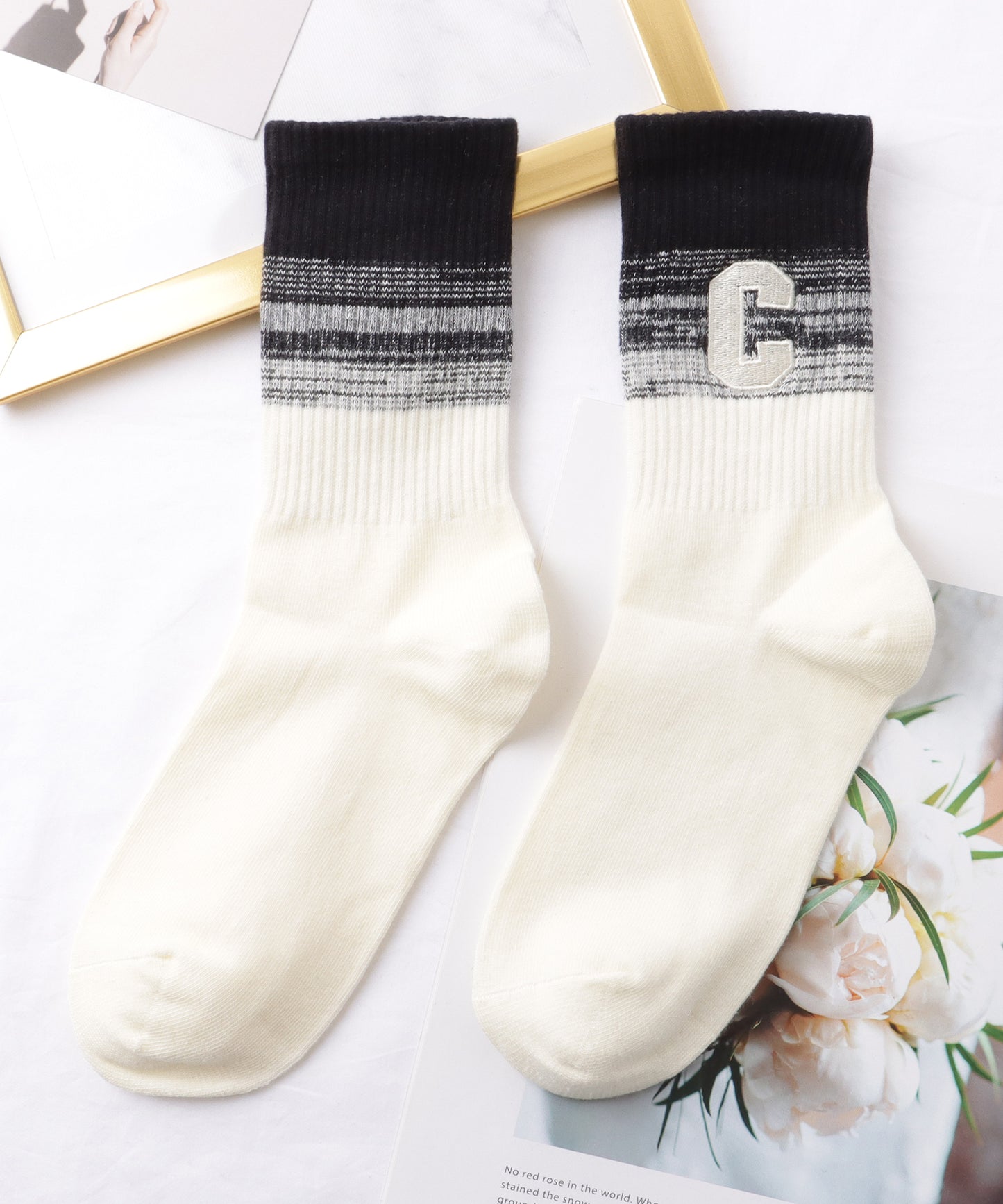 【7足セット】 アルファベット 刺繍 グラデーション カラー クルー丈 ソックス