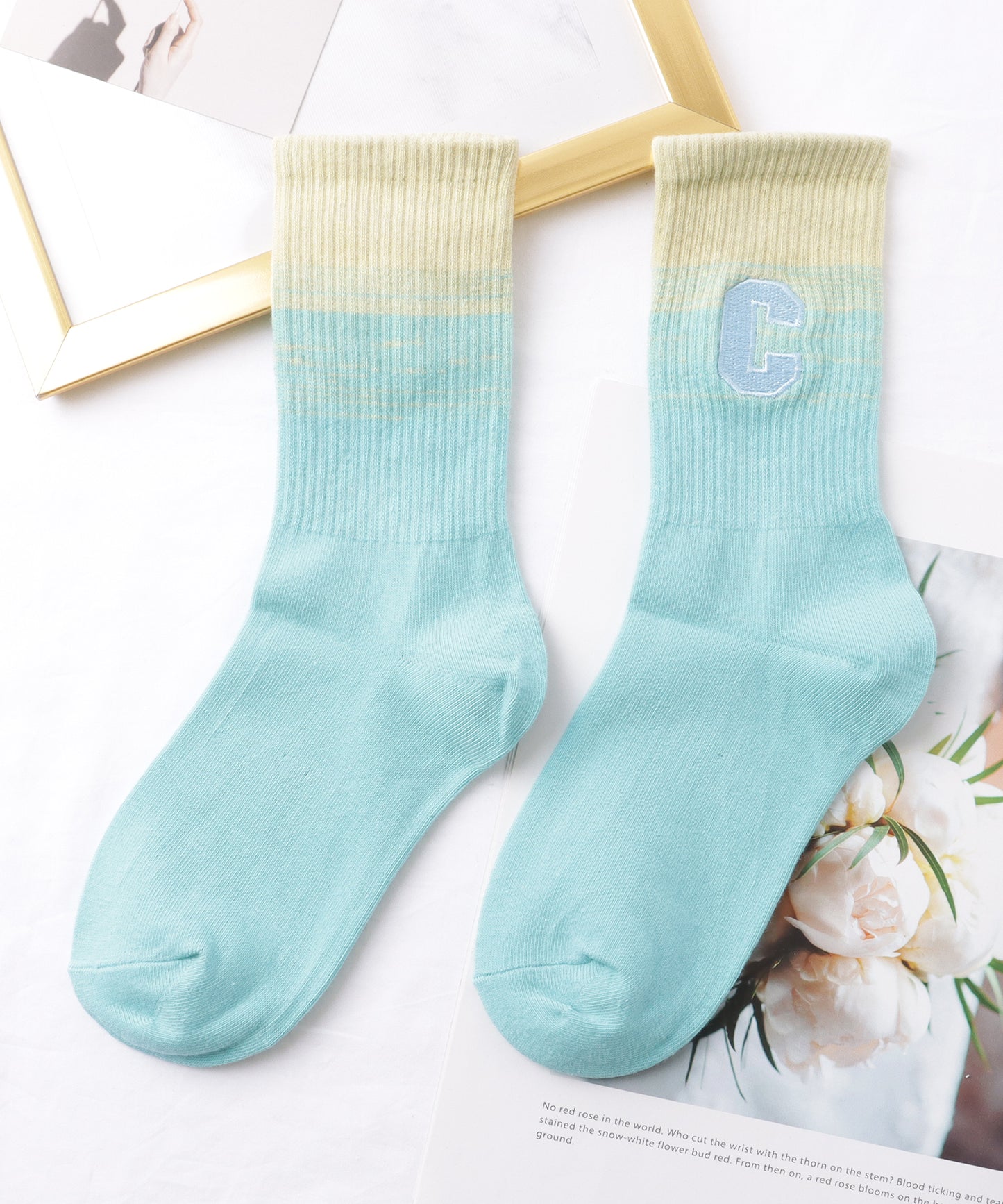 【7足セット】 アルファベット 刺繍 グラデーション カラー クルー丈 ソックス