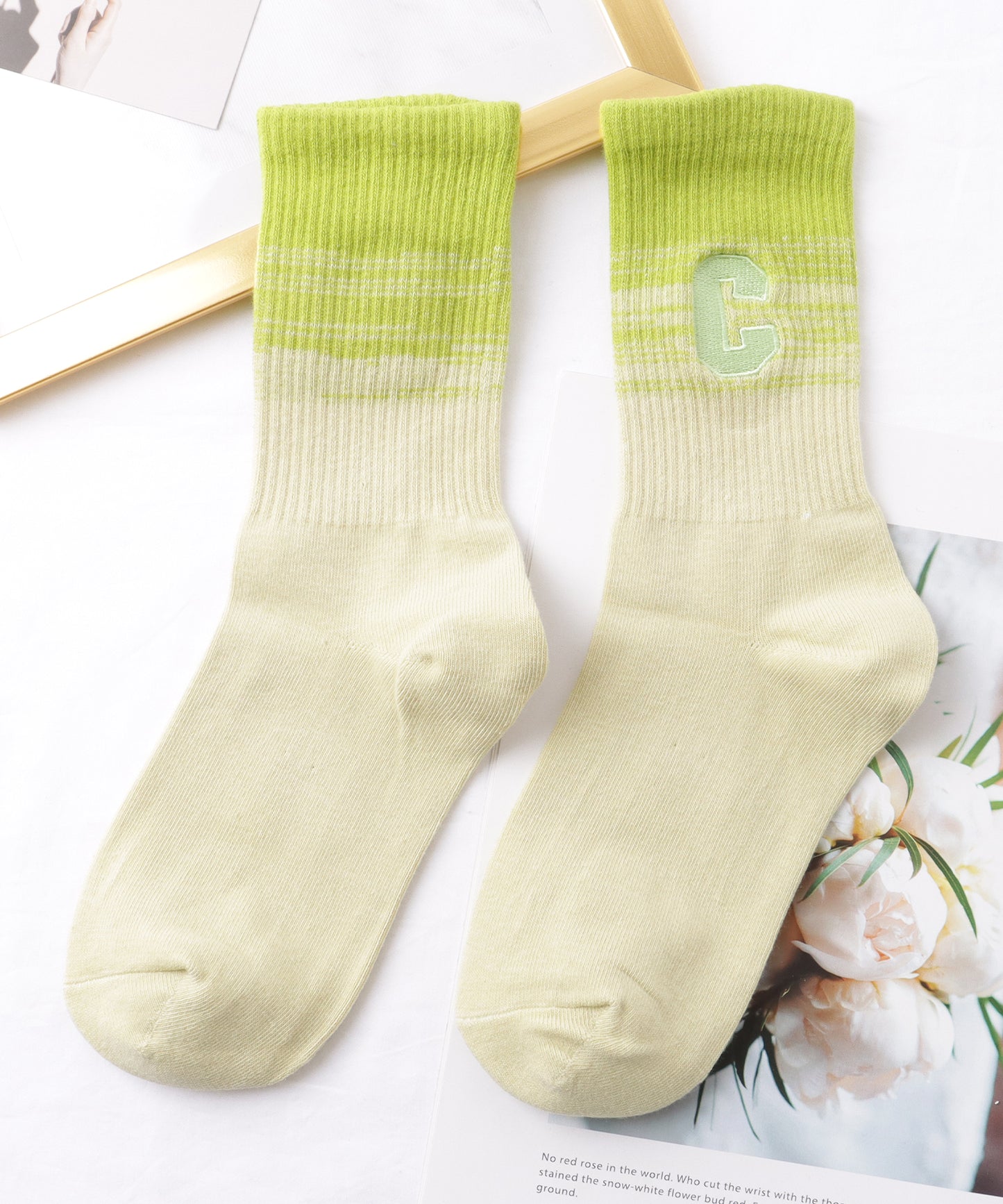 【7足セット】 アルファベット 刺繍 グラデーション カラー クルー丈 ソックス