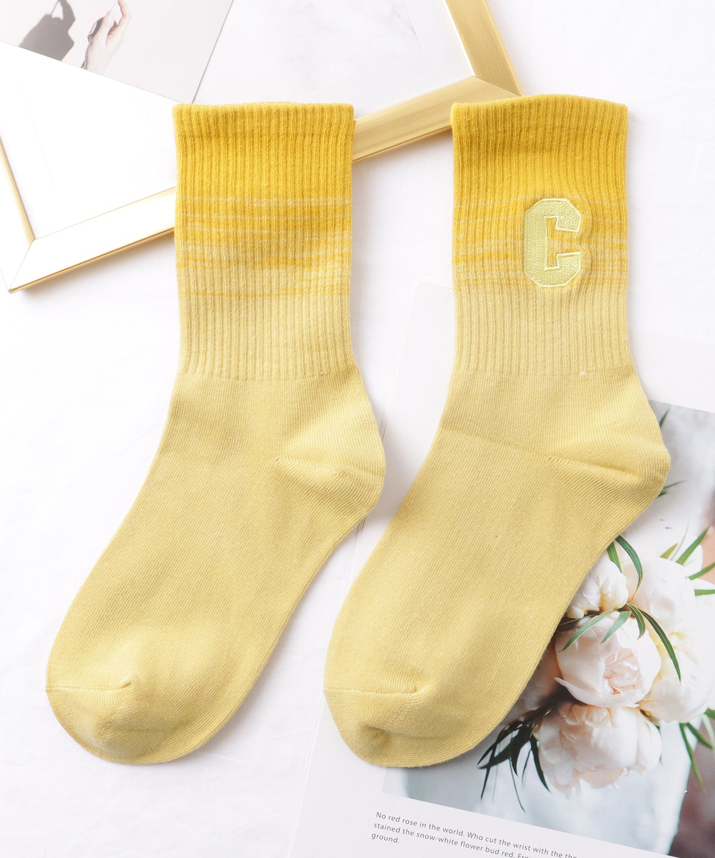 【7足セット】 アルファベット 刺繍 グラデーション カラー クルー丈 ソックス