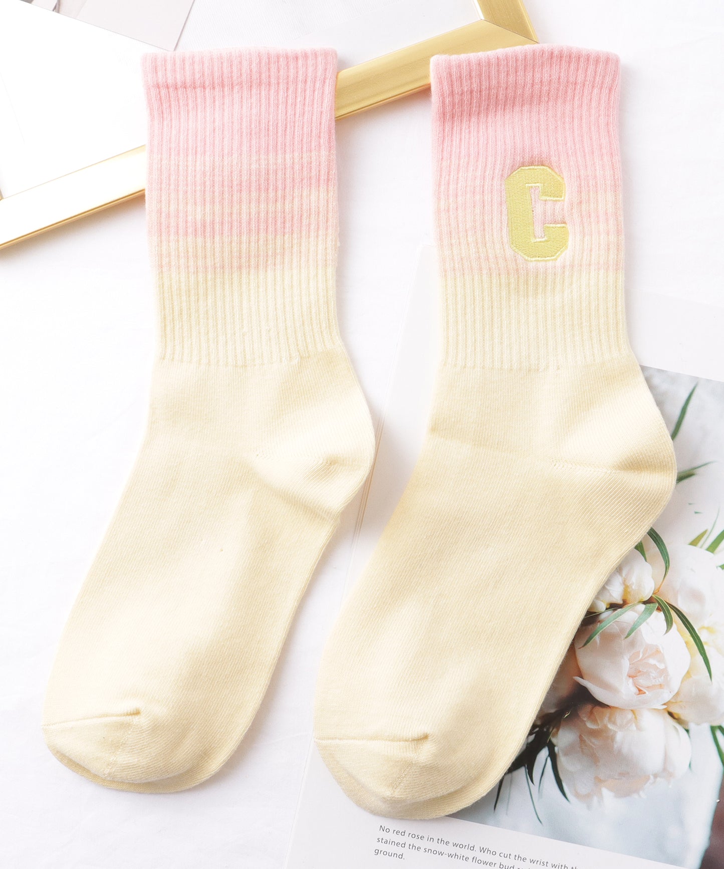 【7足セット】 アルファベット 刺繍 グラデーション カラー クルー丈 ソックス