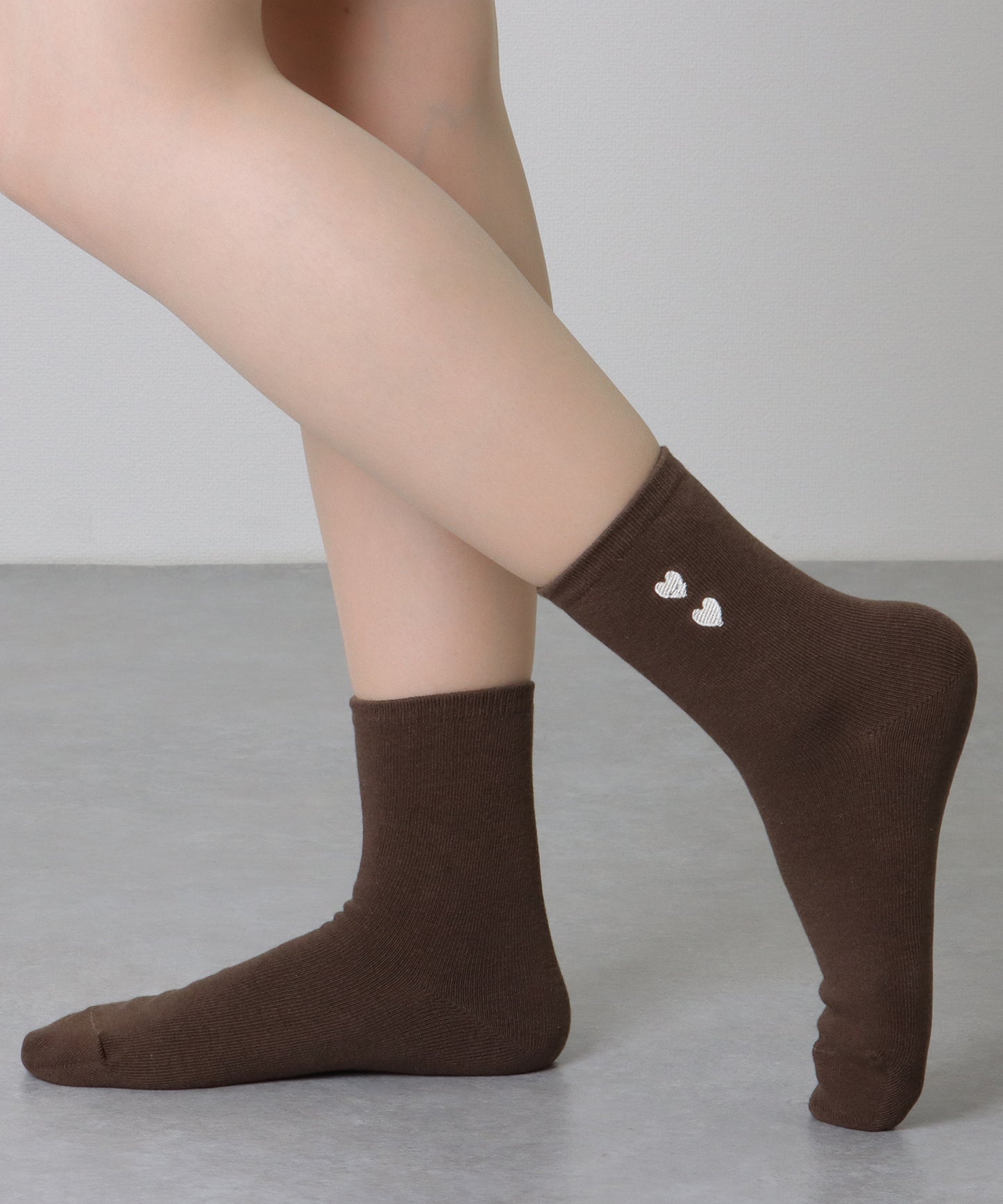 【6足セット】 ソリッドカラー ハート 刺繍付 クルー丈 ソックス
