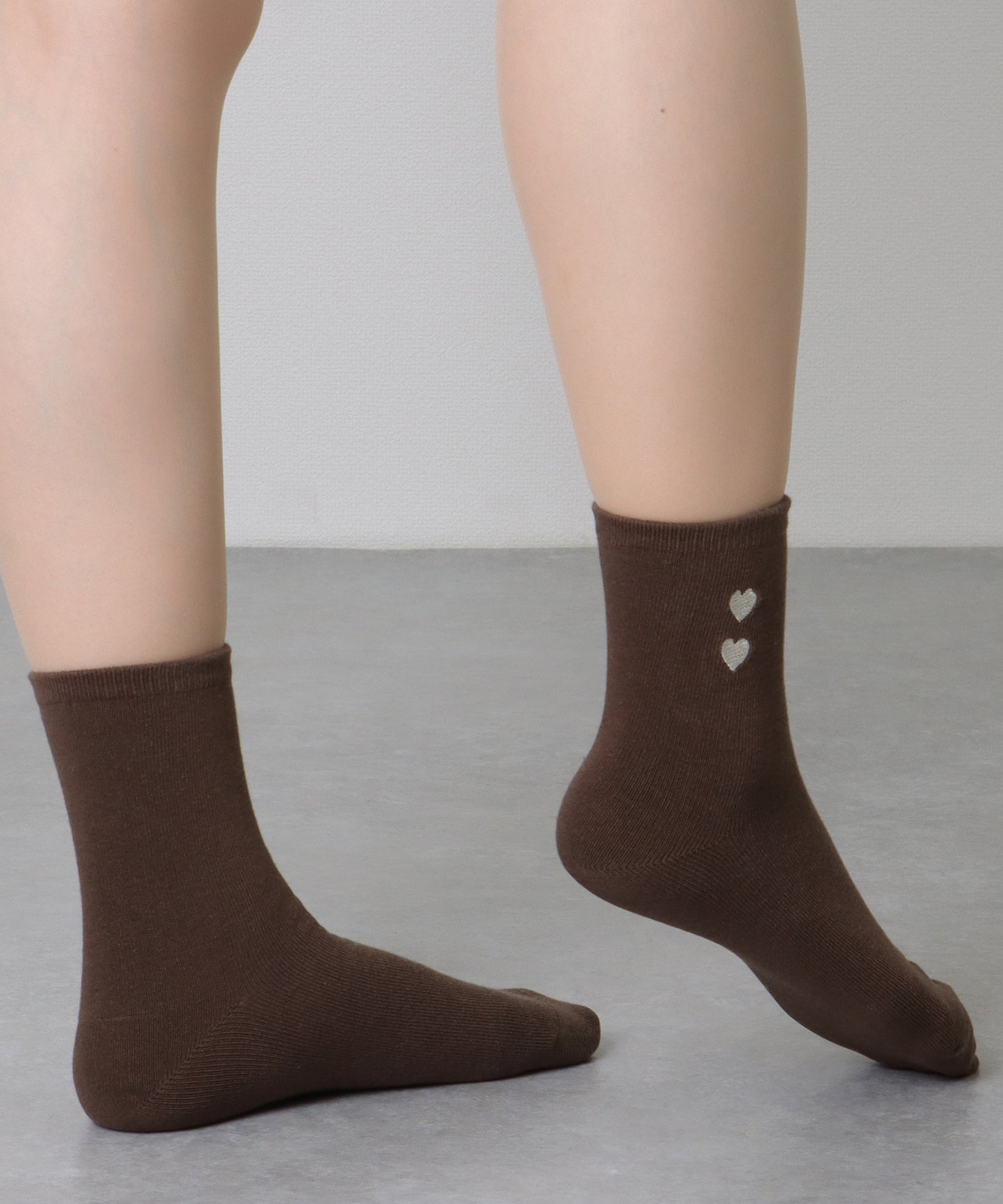 【6足セット】 ソリッドカラー ハート 刺繍付 クルー丈 ソックス