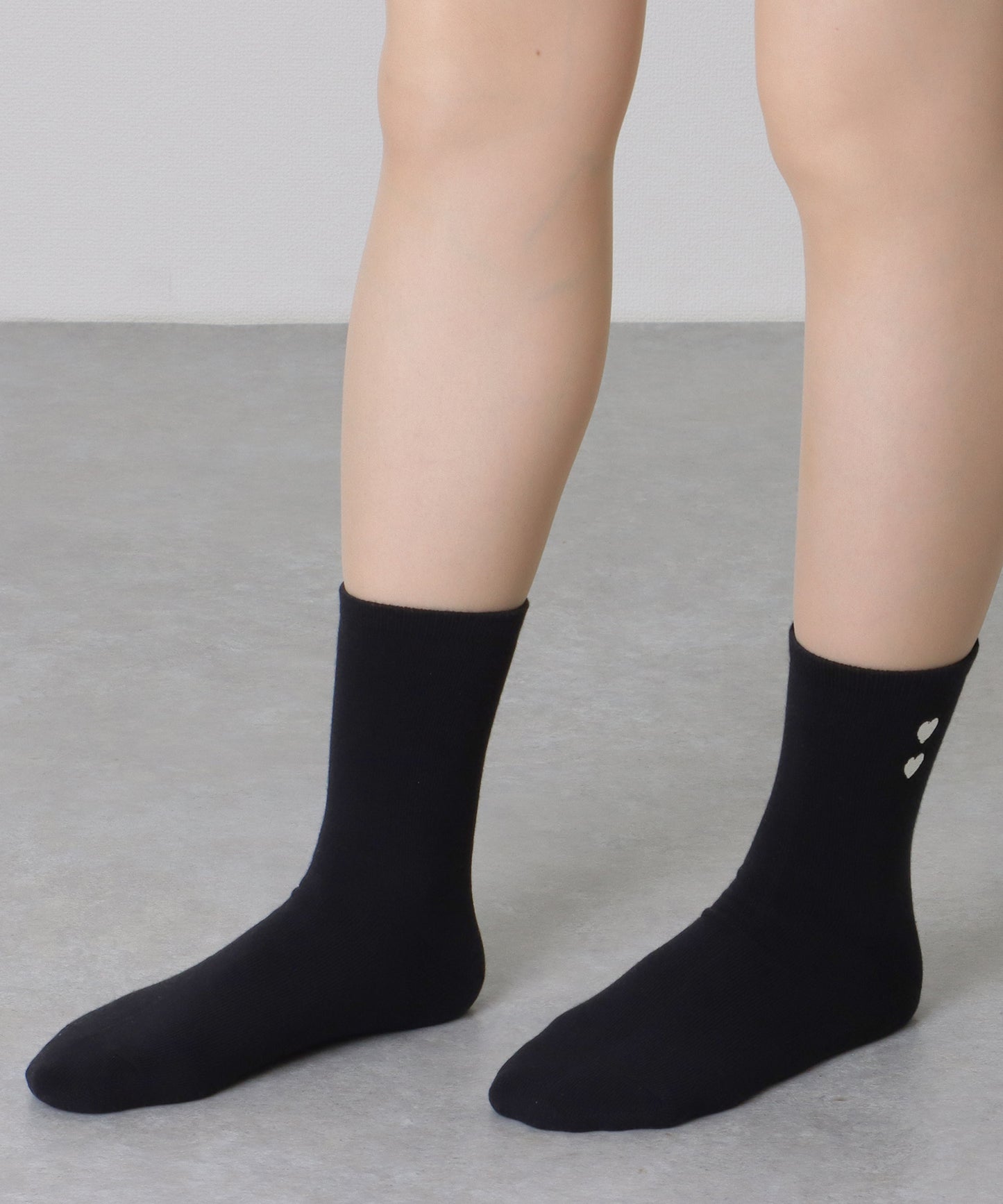 【6足セット】 ソリッドカラー ハート 刺繍付 クルー丈 ソックス