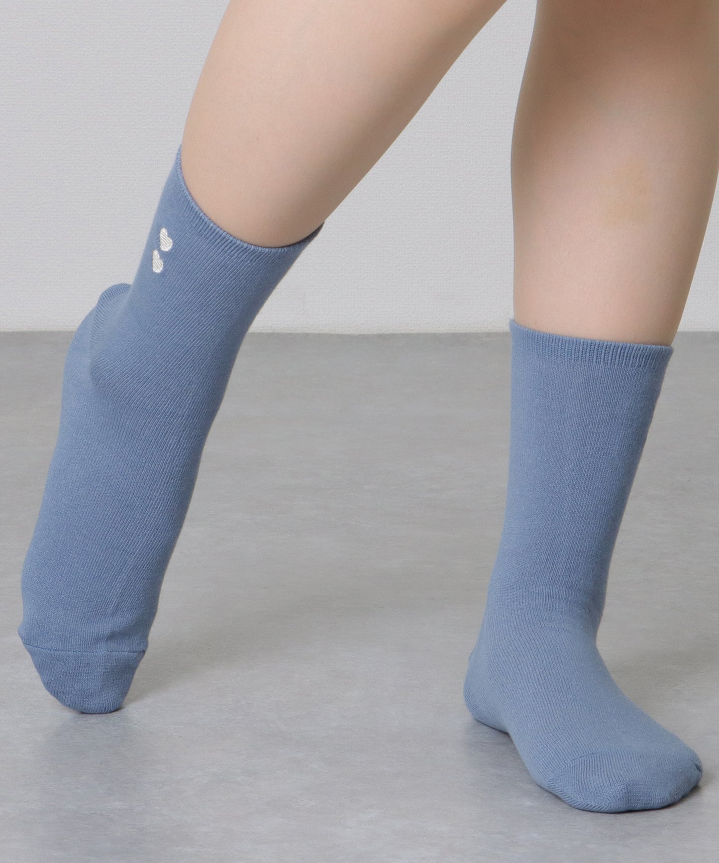 【6足セット】 ソリッドカラー ハート 刺繍付 クルー丈 ソックス