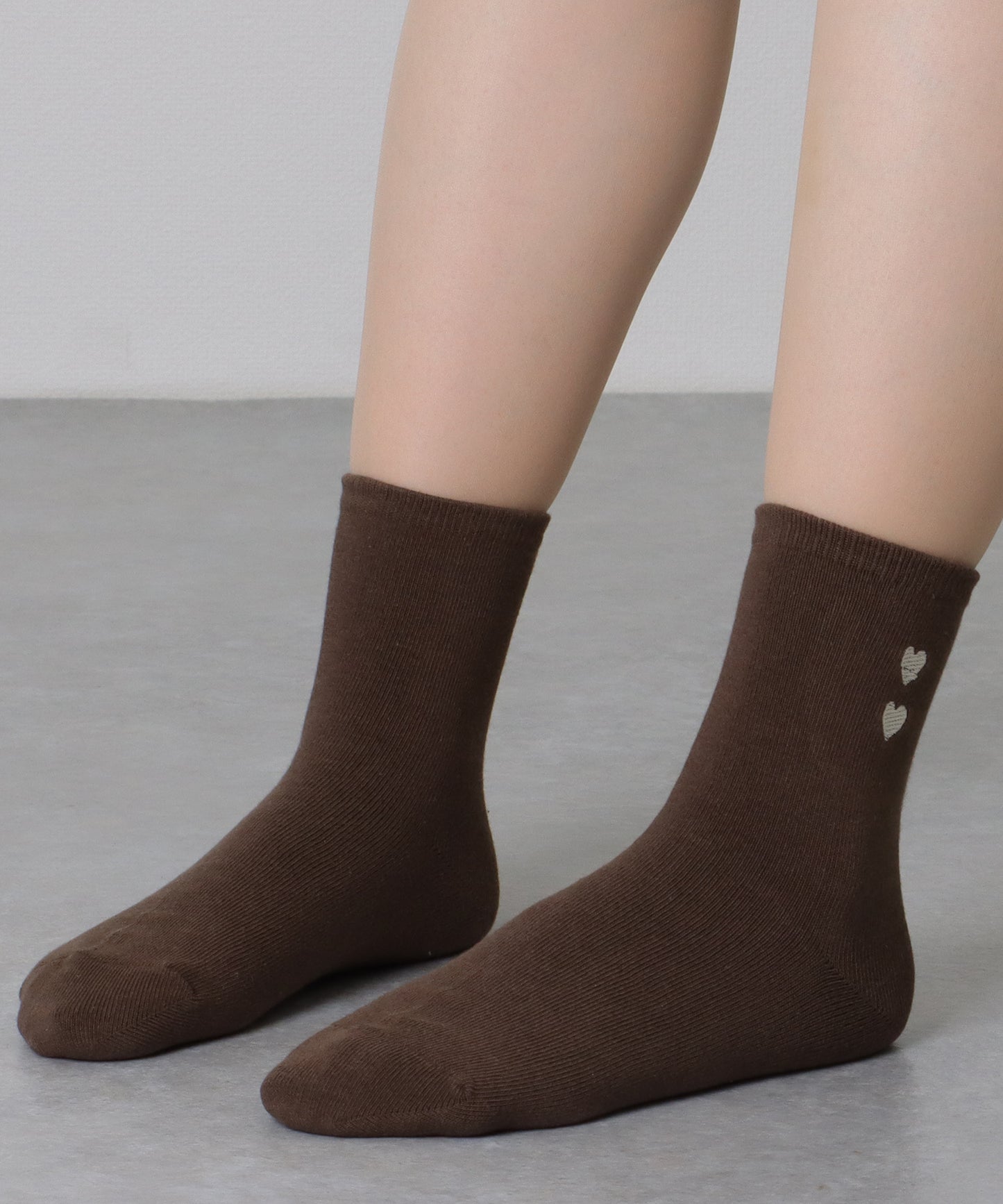 【6足セット】 ソリッドカラー ハート 刺繍付 クルー丈 ソックス