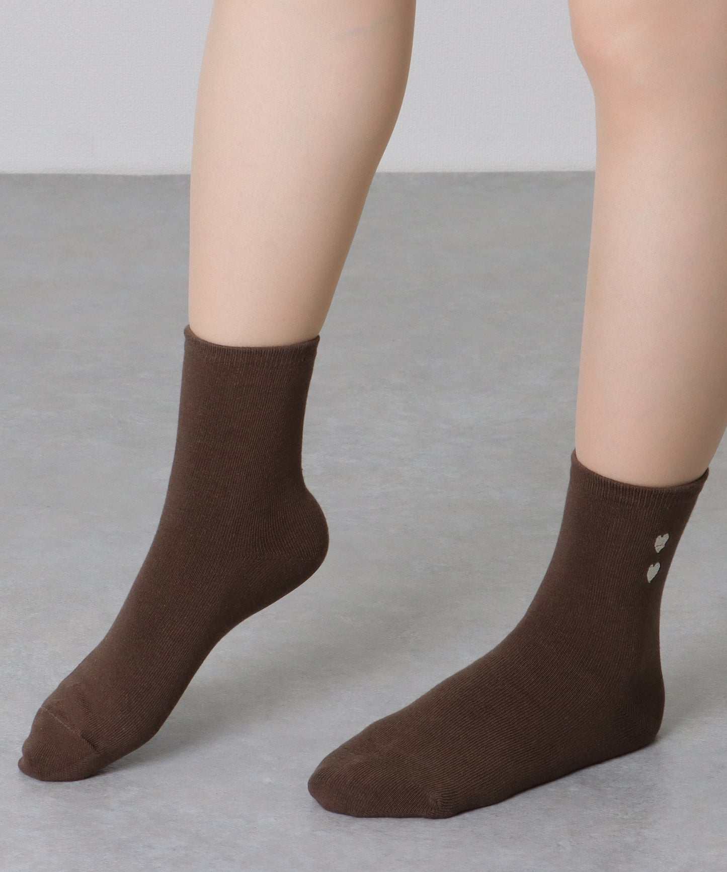 【6足セット】 ソリッドカラー ハート 刺繍付 クルー丈 ソックス