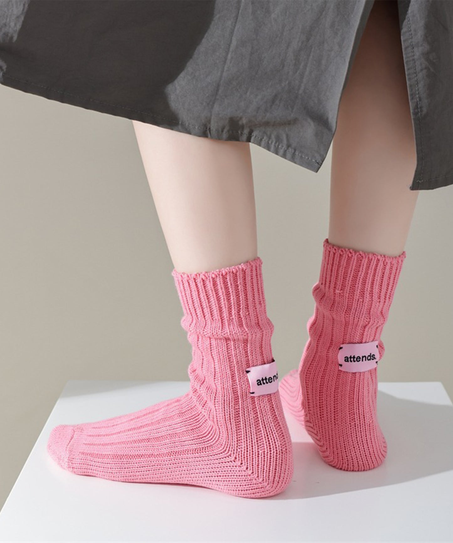 【6足セット】バック タグ付き ソリッドカラー リブ クルー ソックス