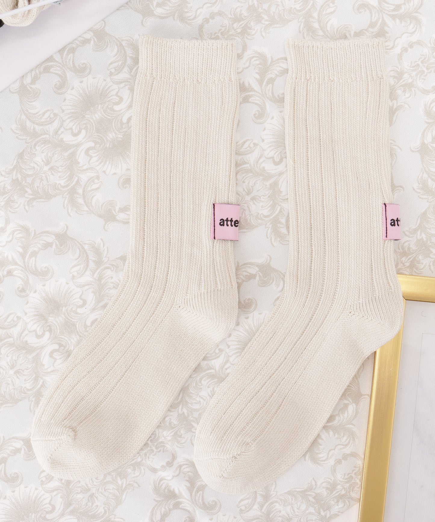 【6足セット】バック タグ付き ソリッドカラー リブ クルー ソックス