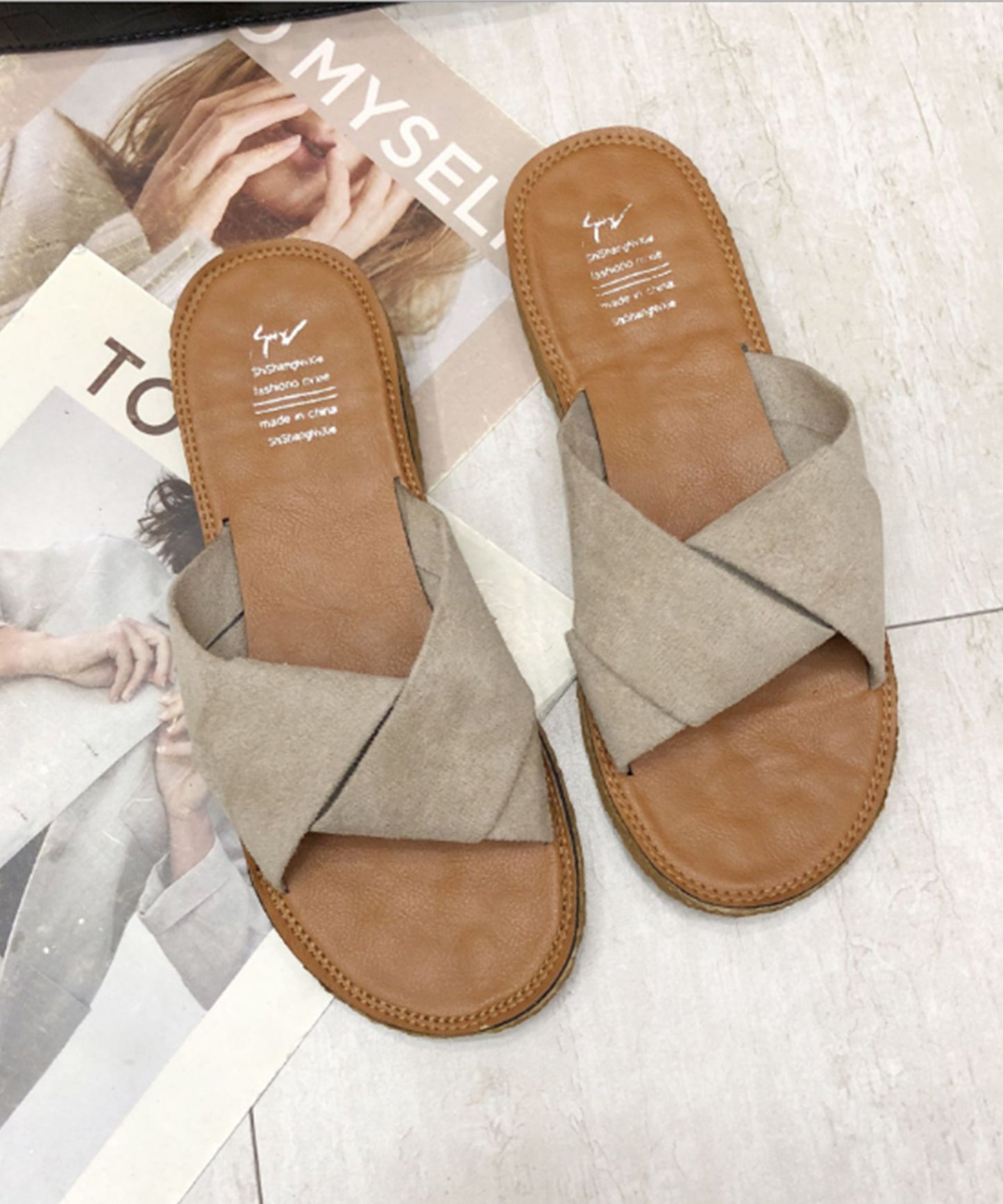 クロスフラットサンダル