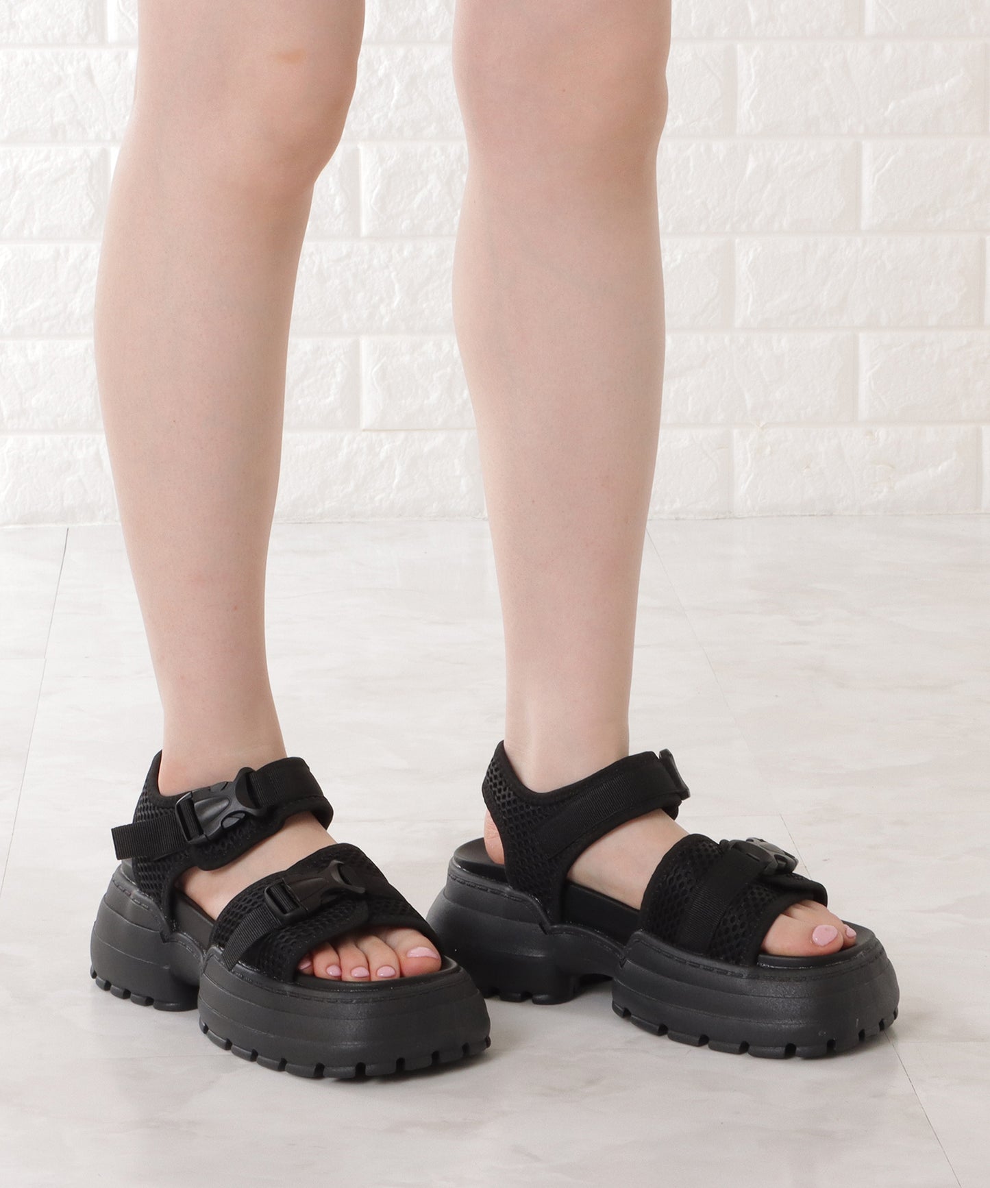 厚底メッシュプラットフォームサンダル