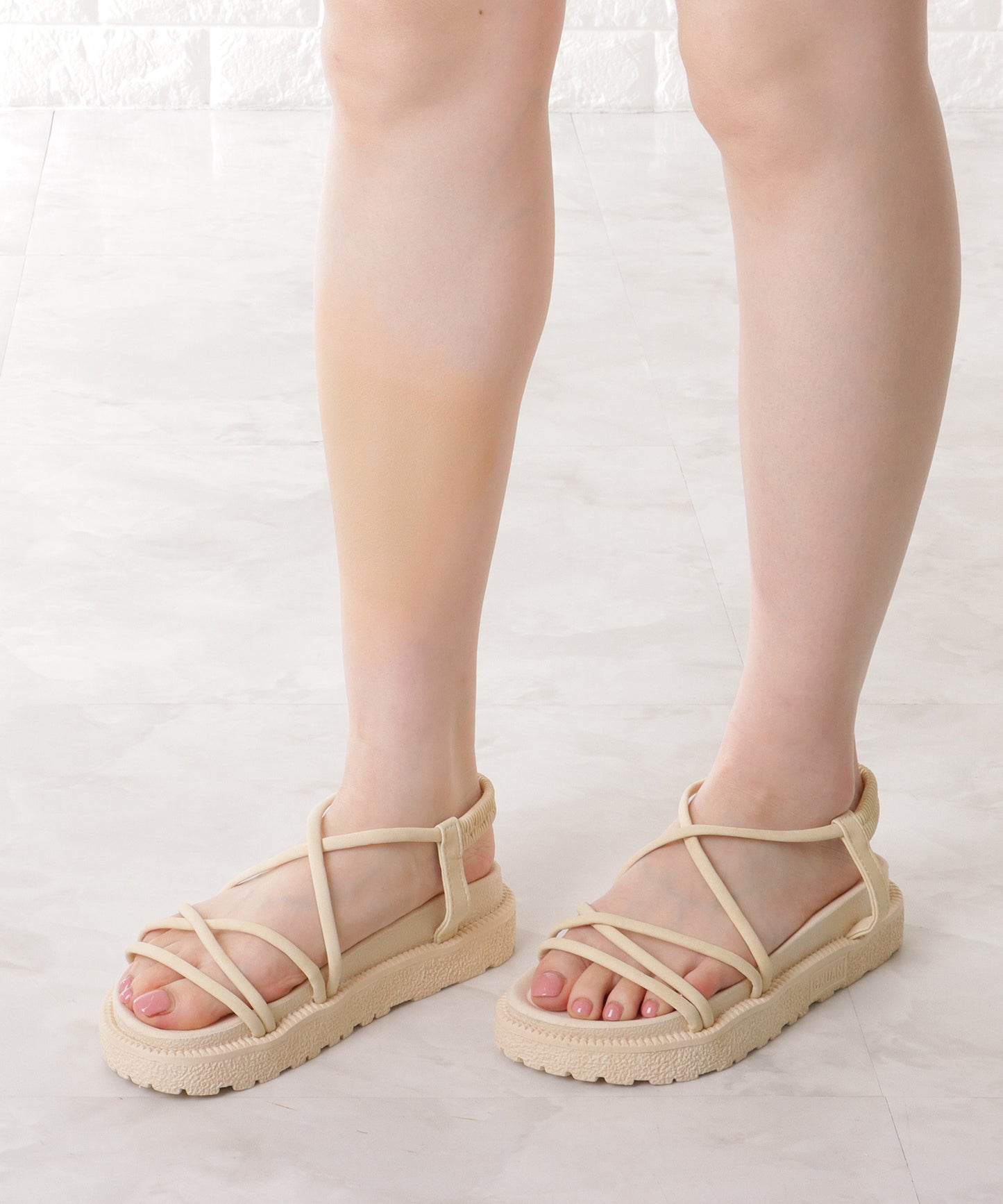 ナローストラップ厚底サンダル