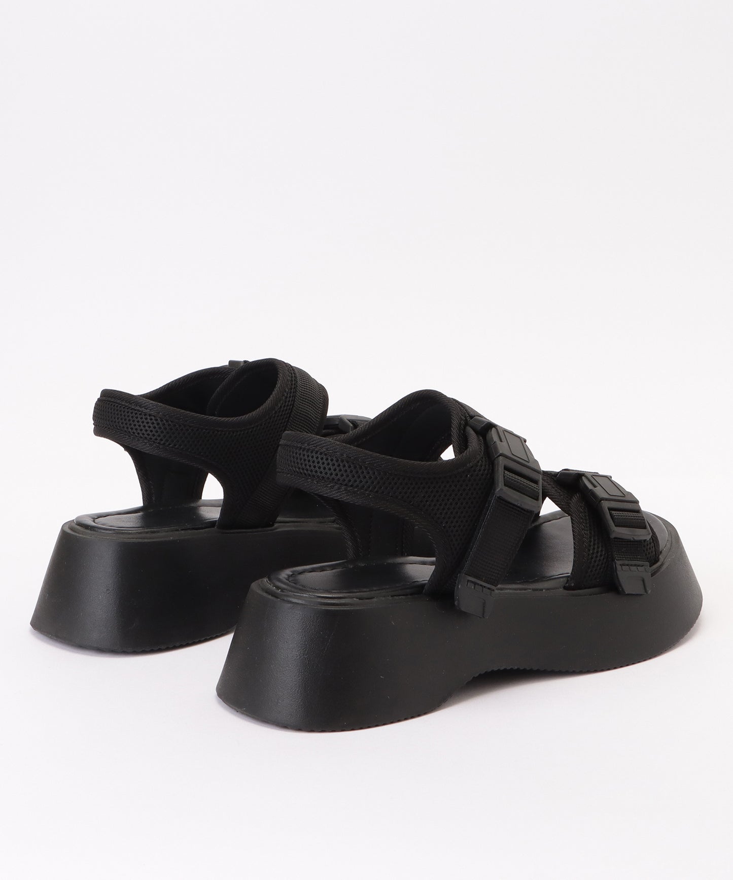 プラットフォームスポーツサンダル