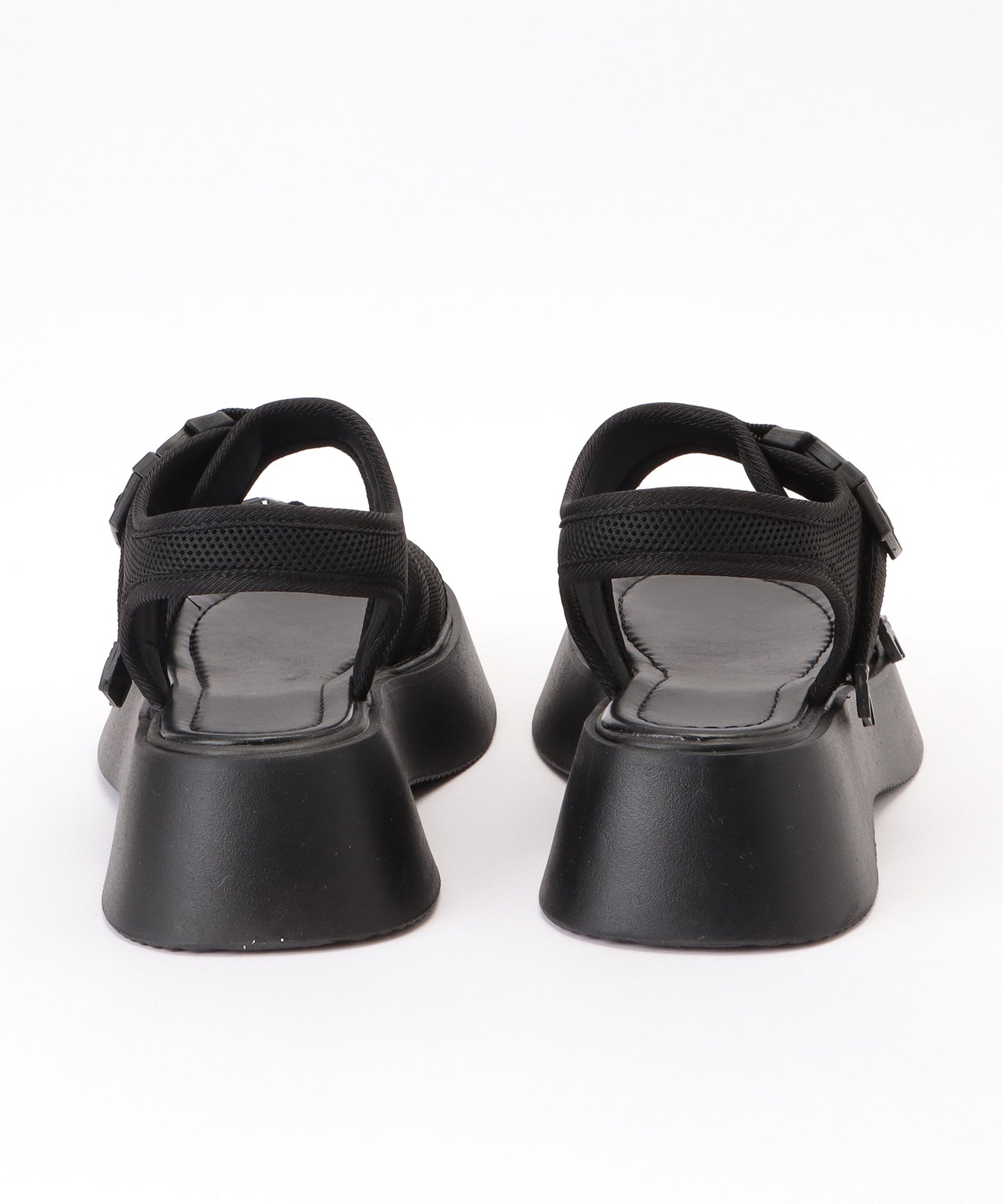 プラットフォームスポーツサンダル