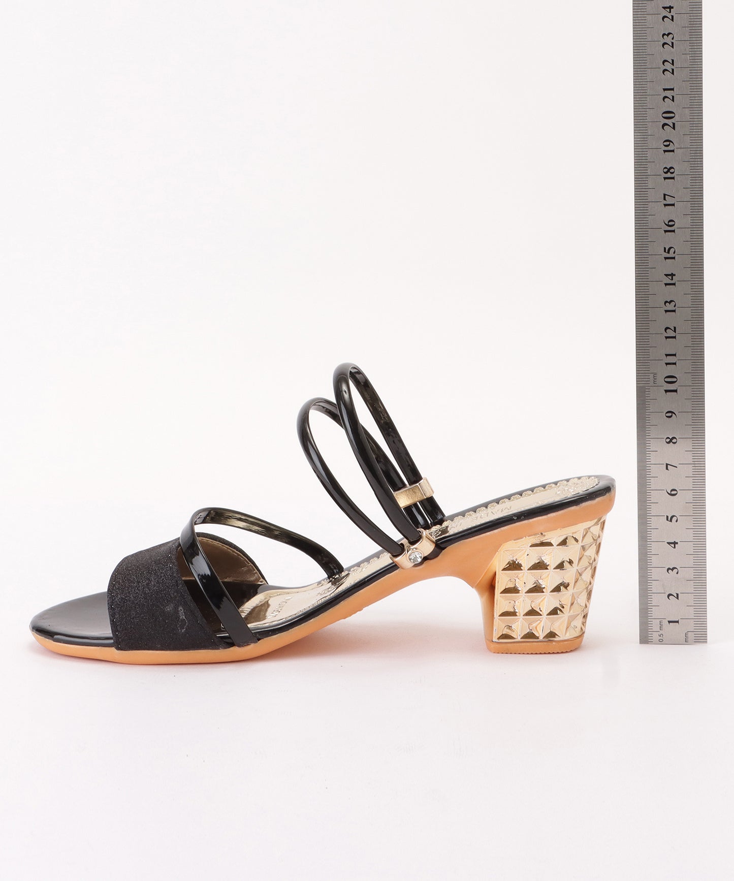 スタッズヒールストラップサンダル