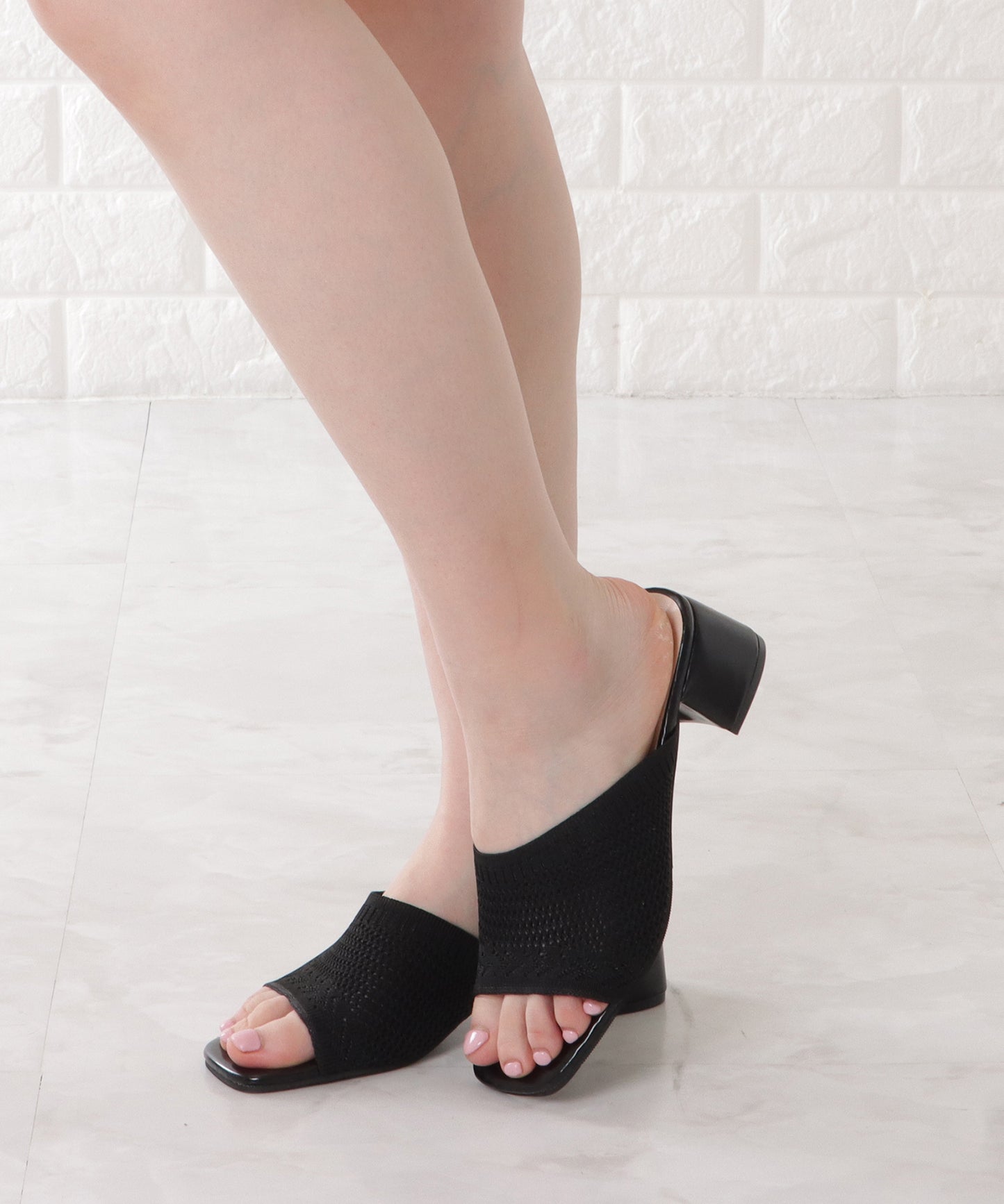 クロシェ風チャンキーヒールサンダル