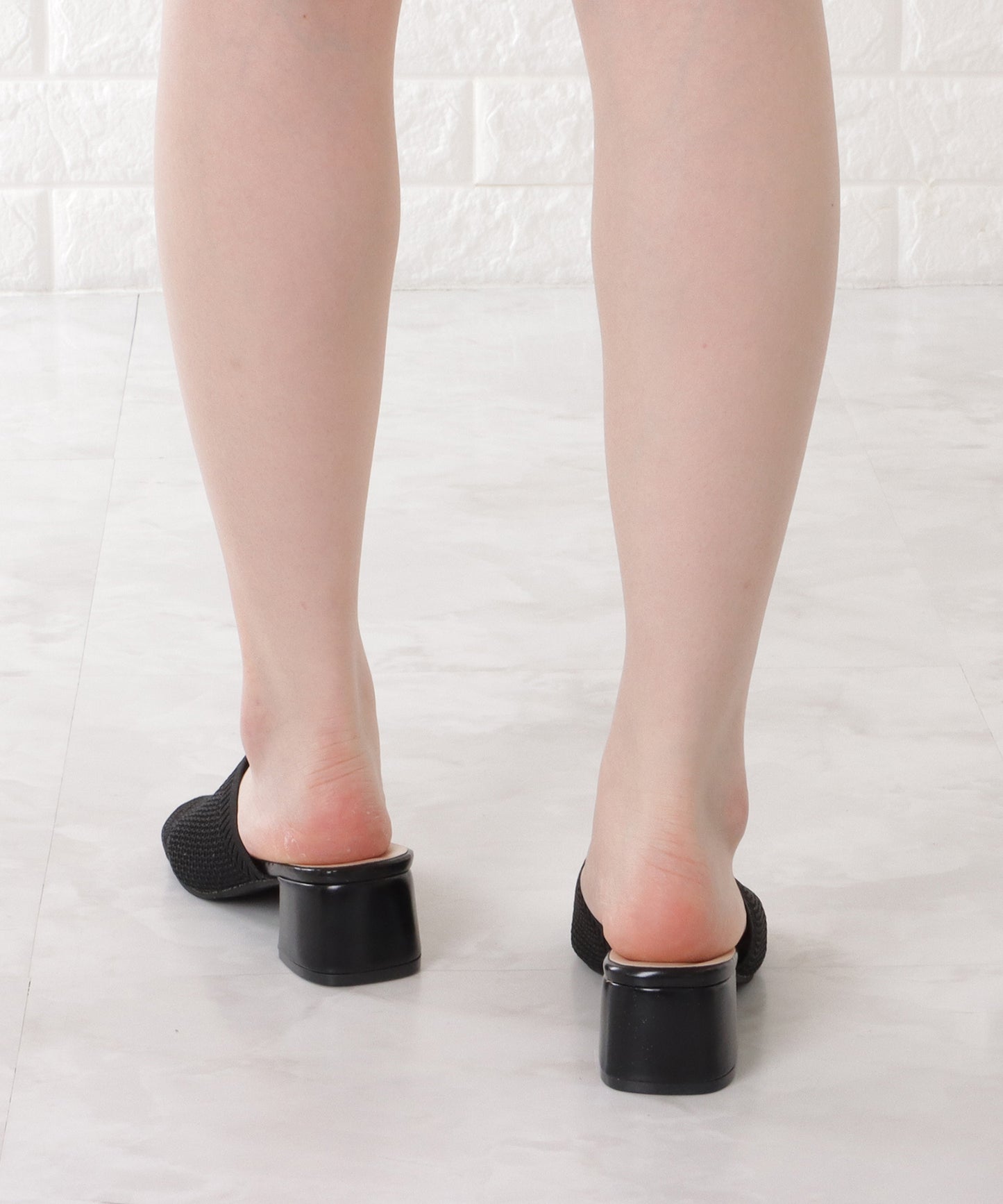 クロシェ風チャンキーヒールサンダル