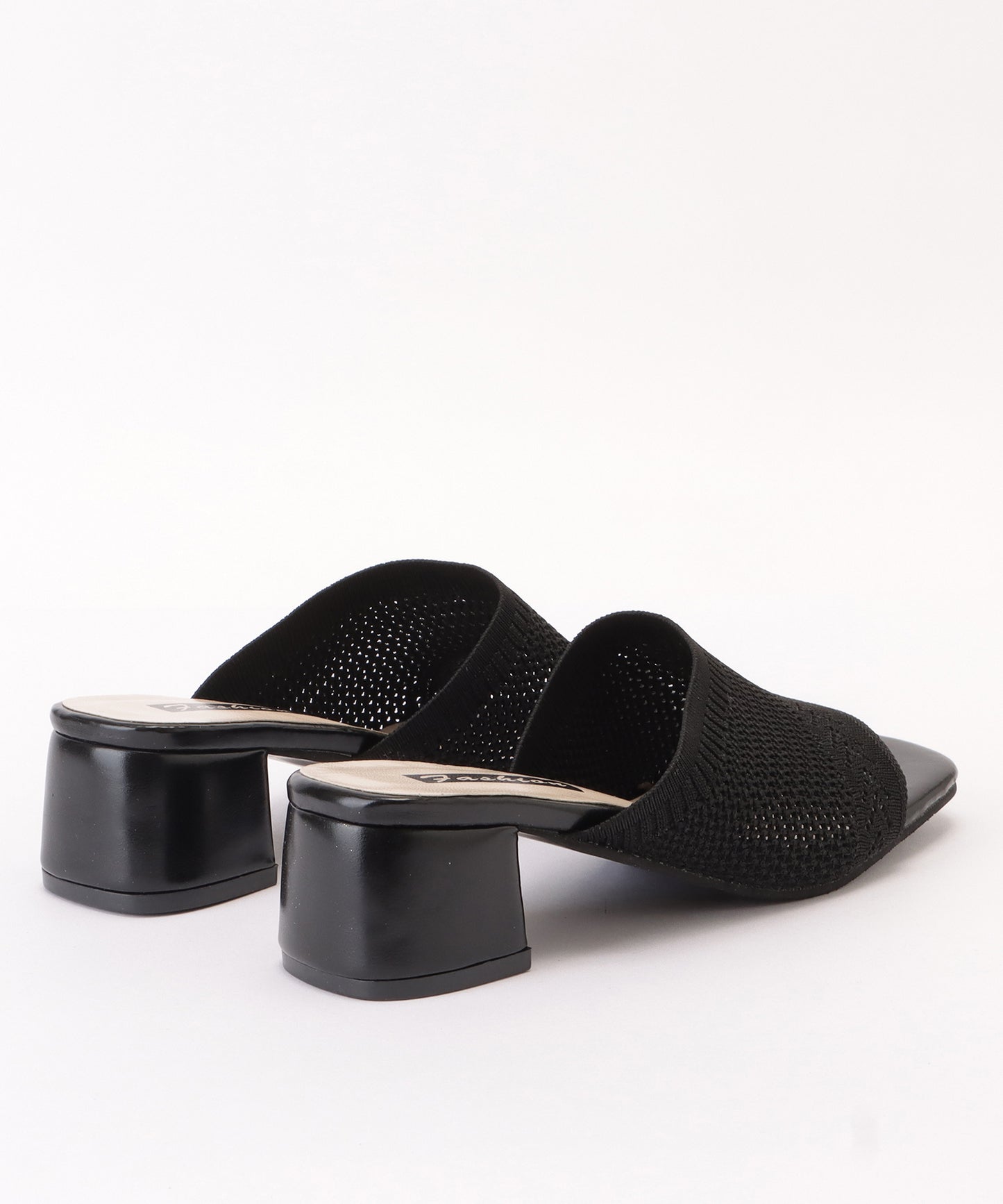 クロシェ風チャンキーヒールサンダル